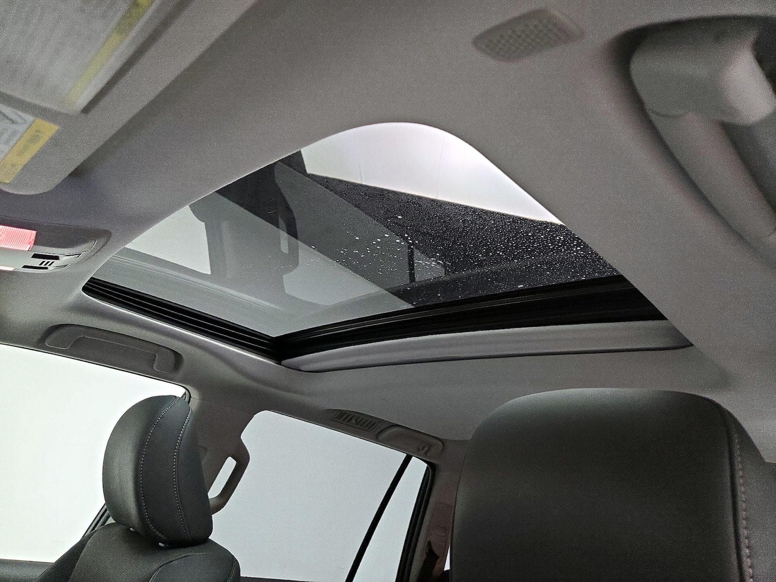 Sunroof(s) & Overhead Airbags