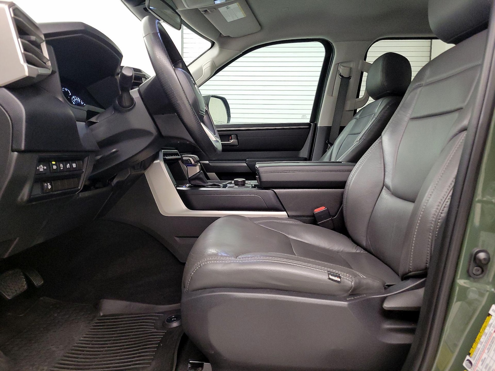 Power Seat(s) & Side Airbags