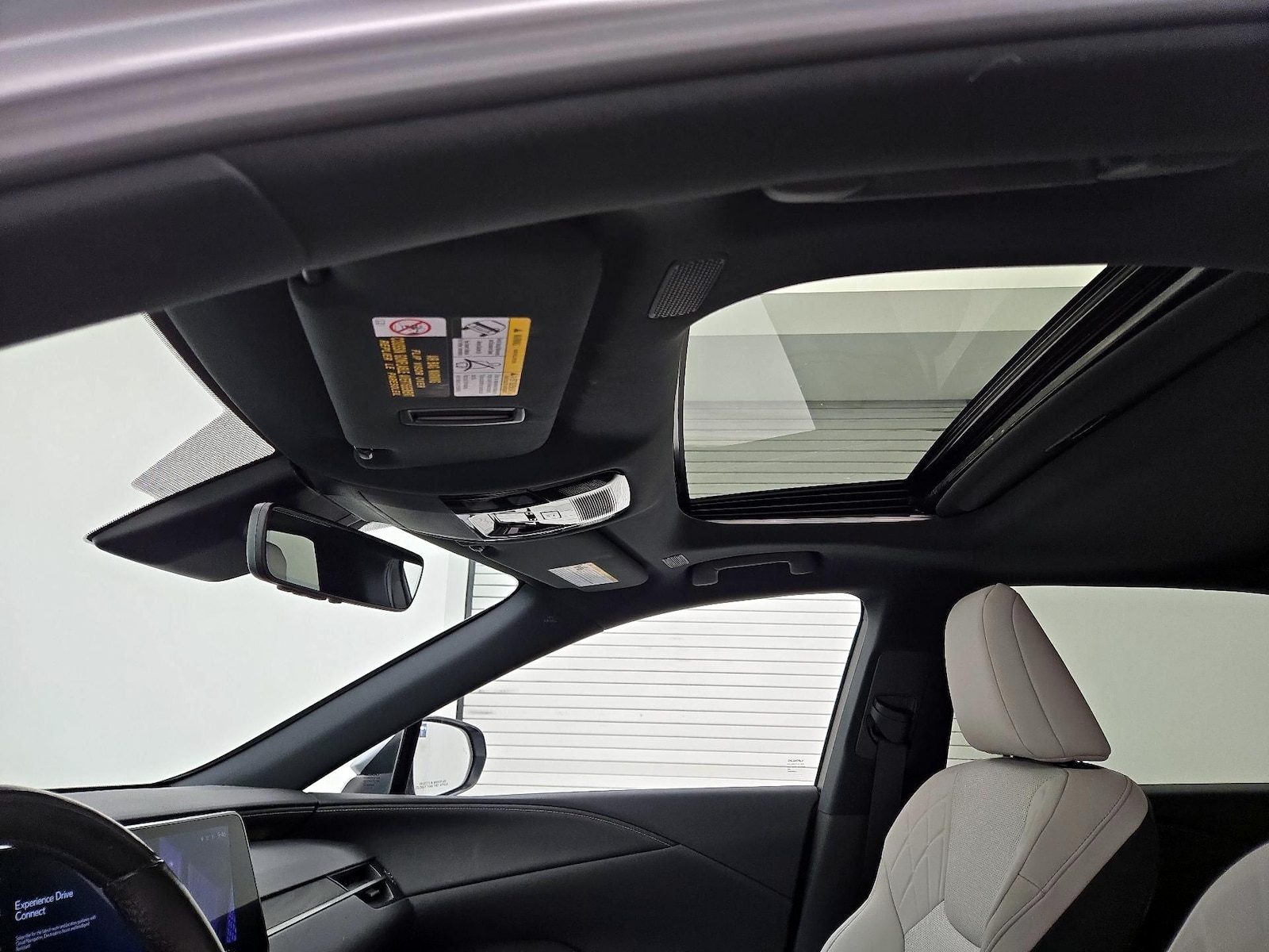 Sunroof(s) & Overhead Airbags