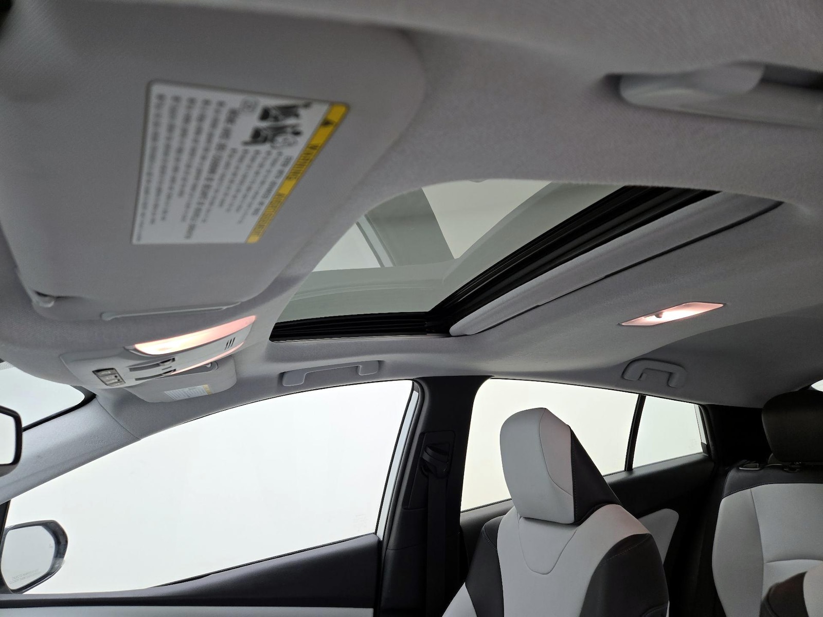 Sunroof(s) & Overhead Airbags