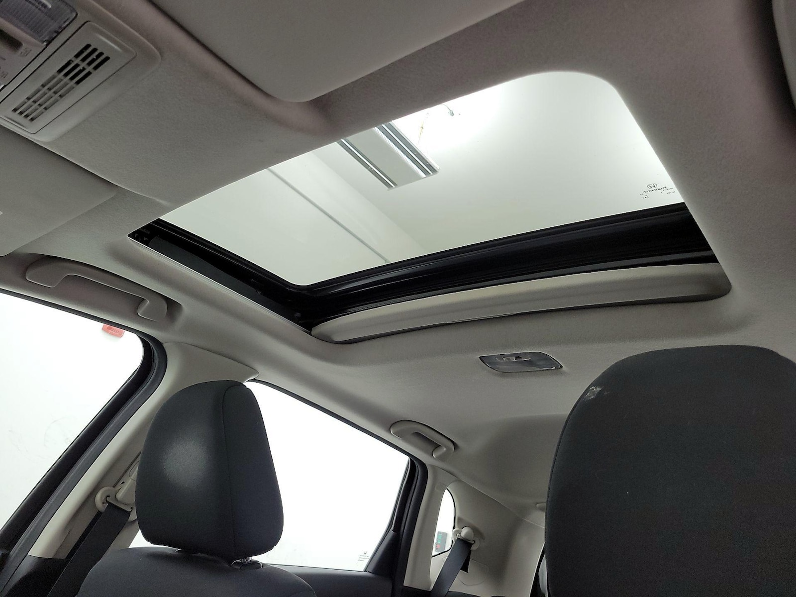 Sunroof(s) & Overhead Airbags