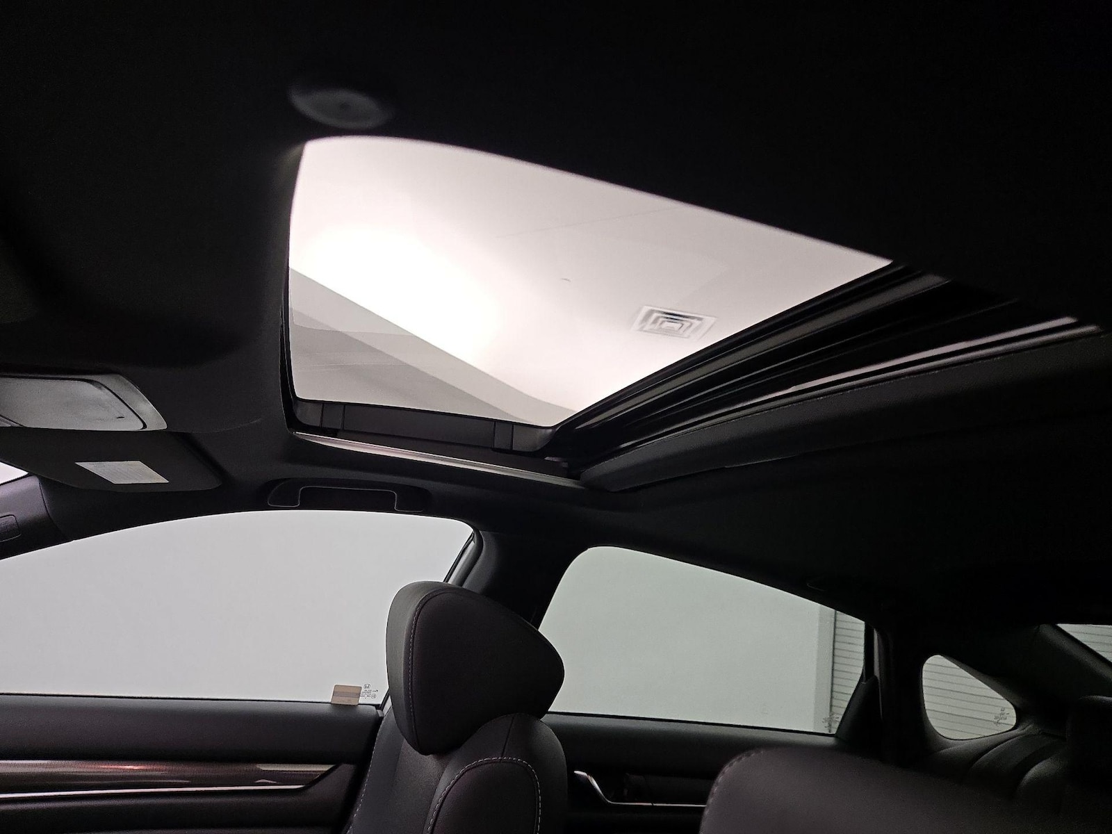 Sunroof(s) & Overhead Airbags