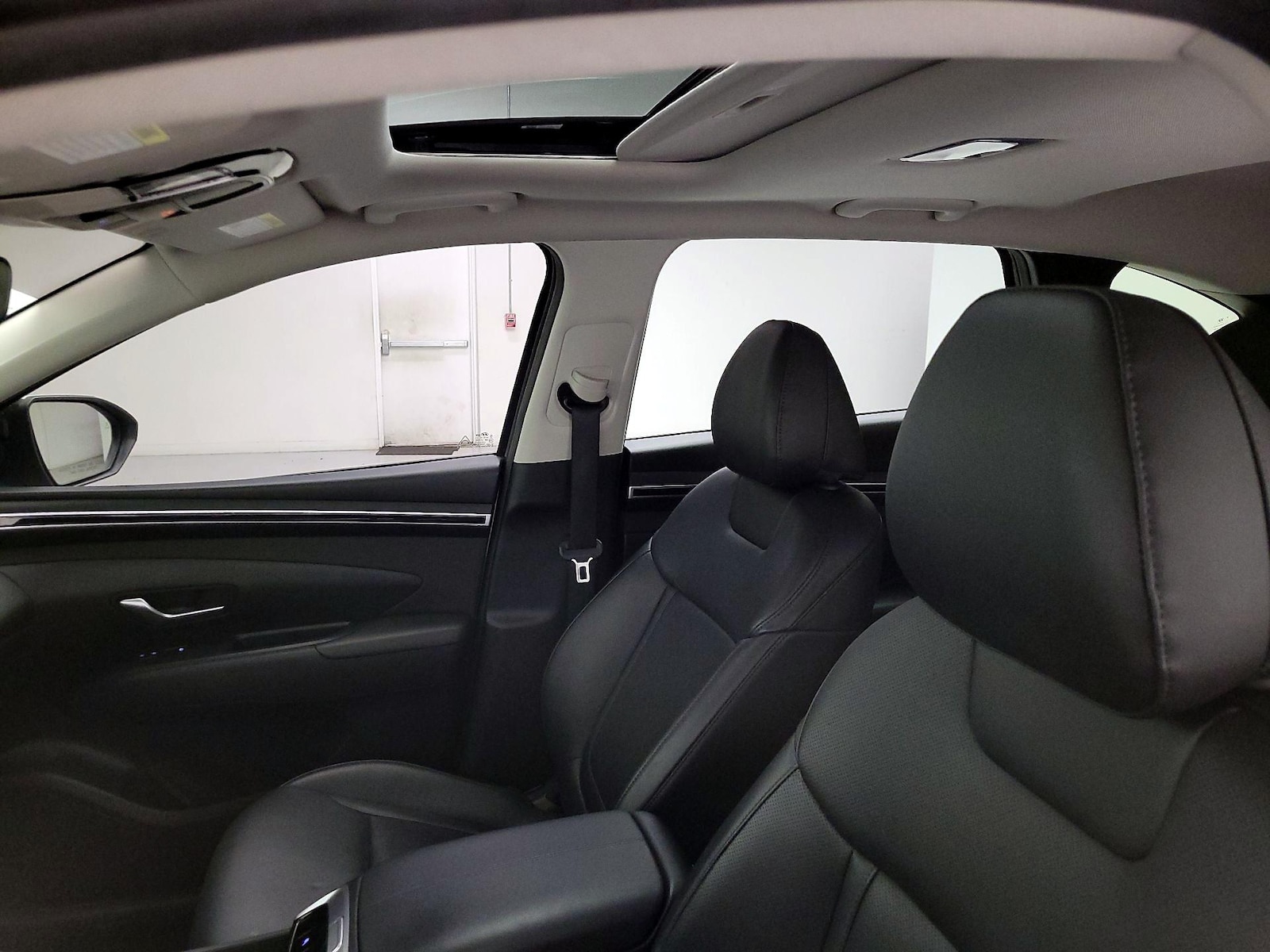 Sunroof(s) & Overhead Airbags