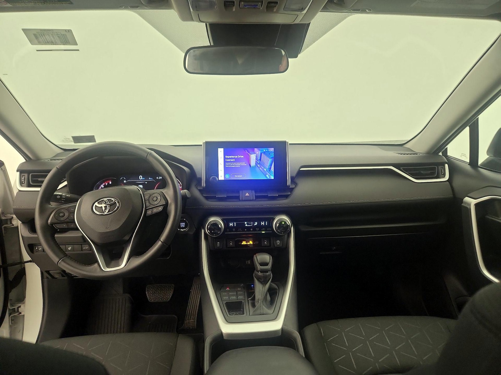 2023 Toyota RAV4 XLE - Photo 10