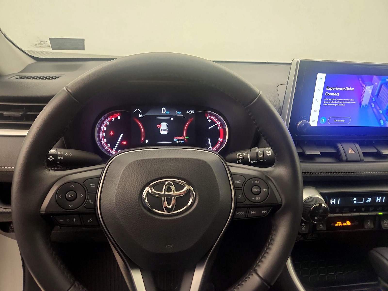 2023 Toyota RAV4 XLE - Photo 11