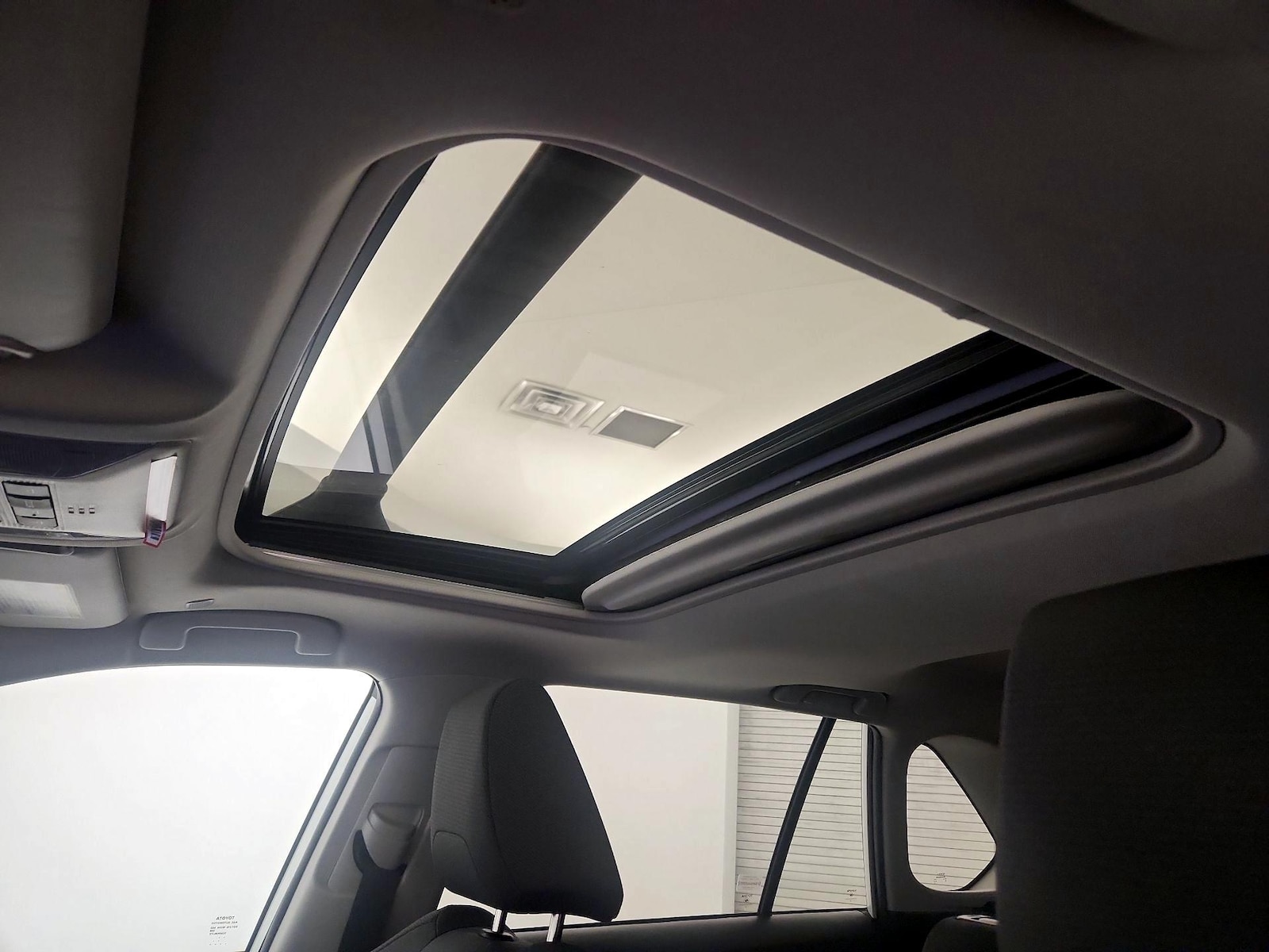 2023 Toyota RAV4 XLE - Photo 20