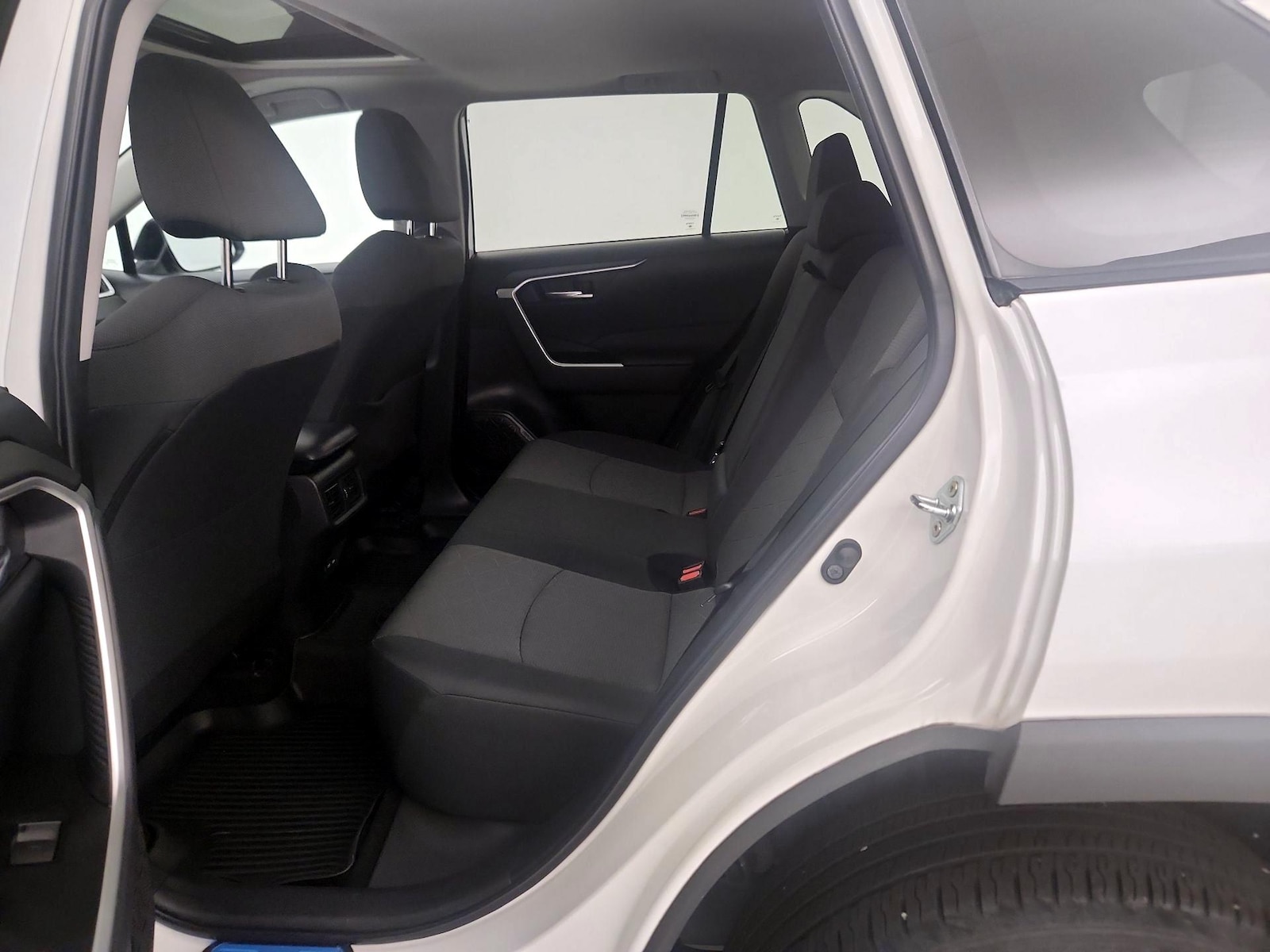 2023 Toyota RAV4 XLE - Photo 21