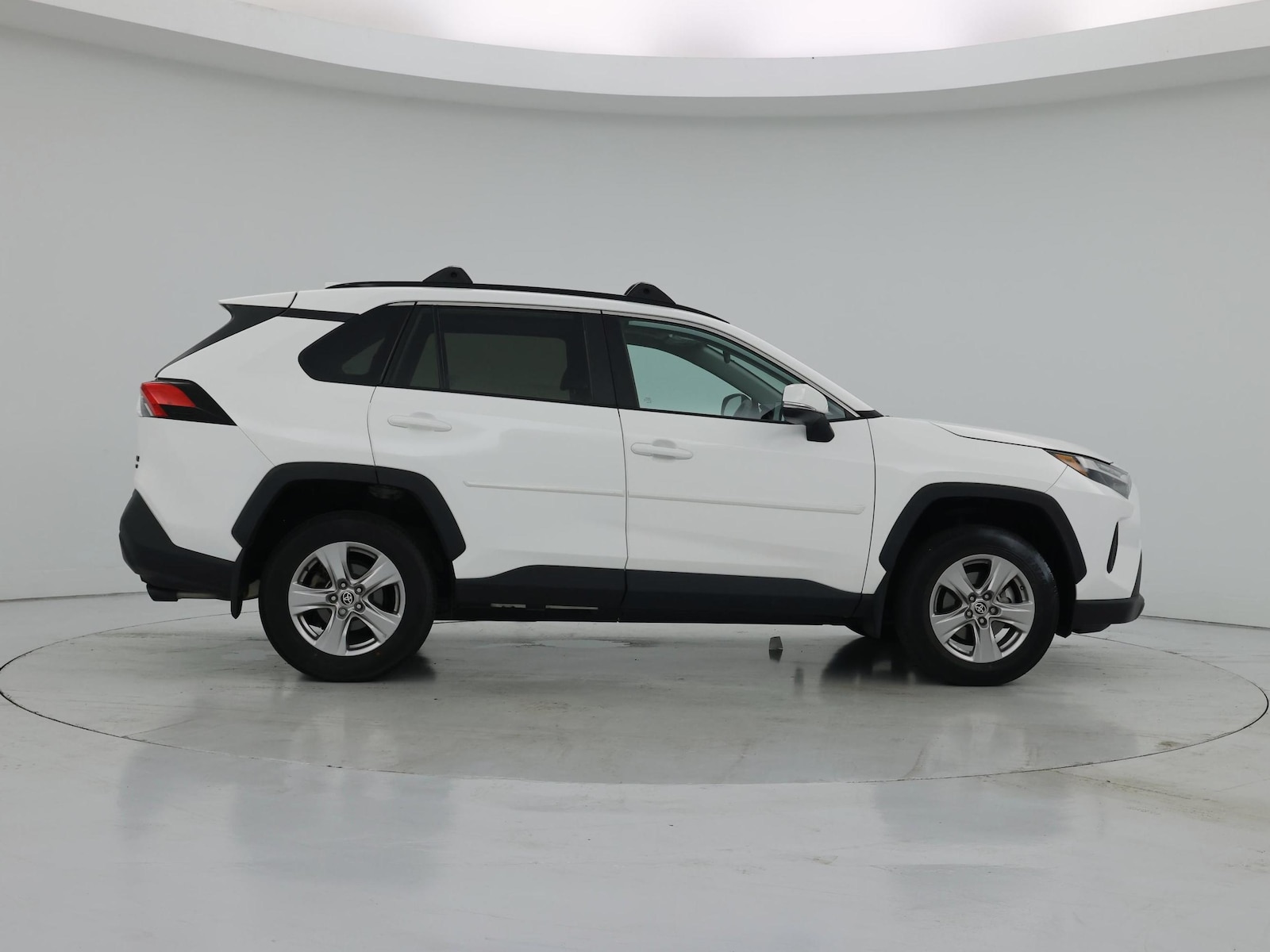 2023 Toyota RAV4 XLE - Photo 8