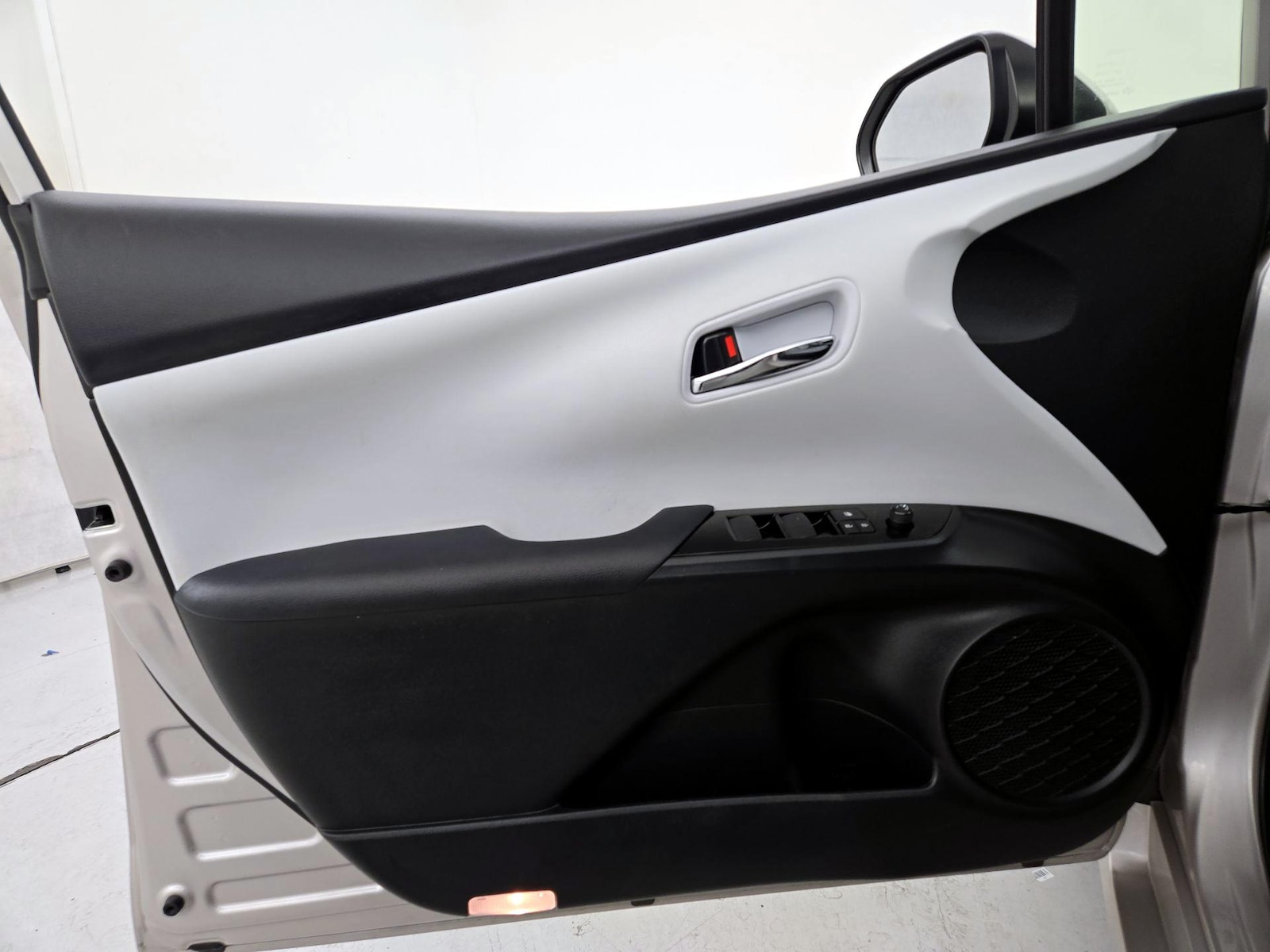 2021 Toyota Prius Prime XLE - Photo 13
