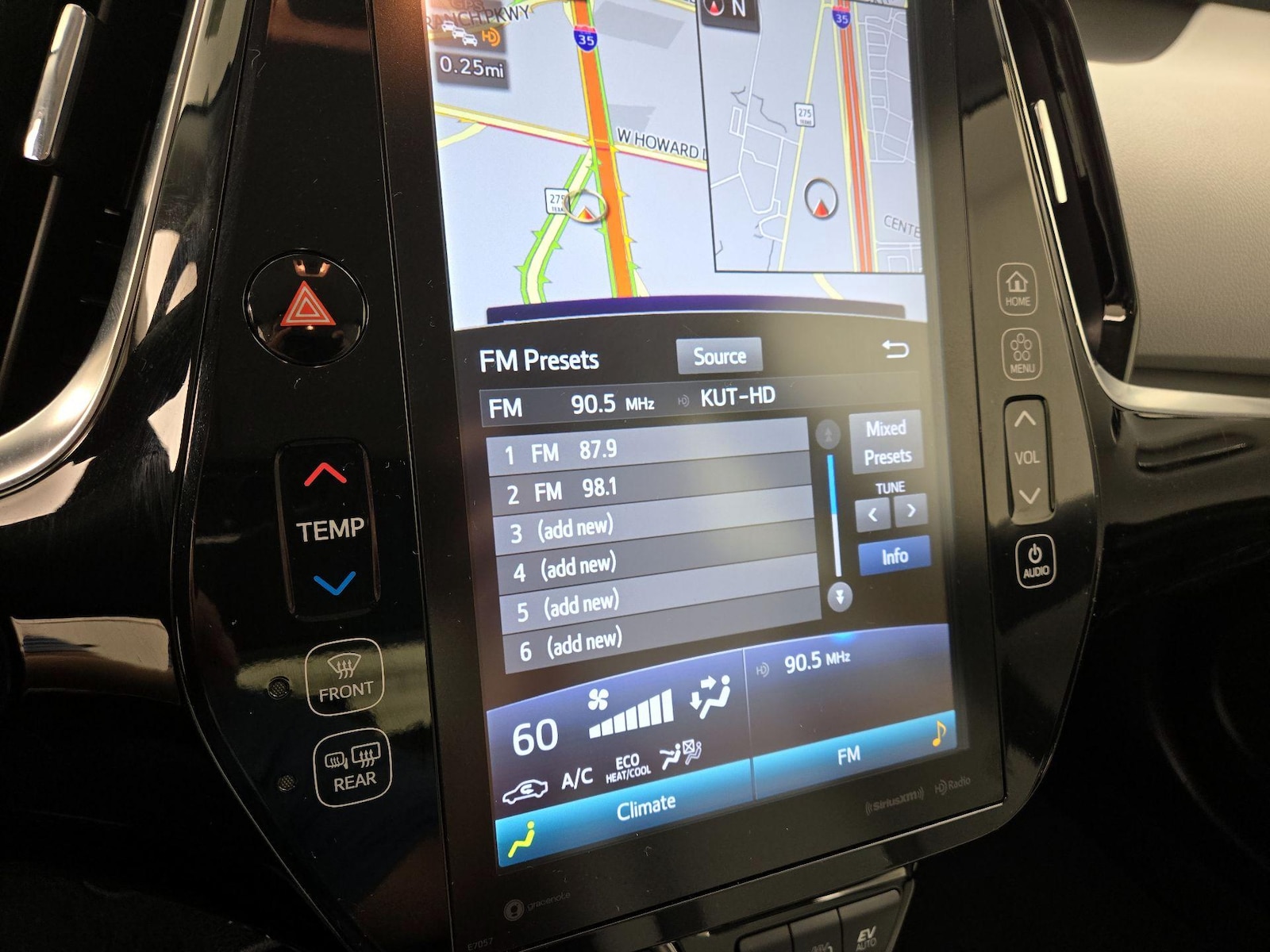 2021 Toyota Prius Prime XLE - Photo 17