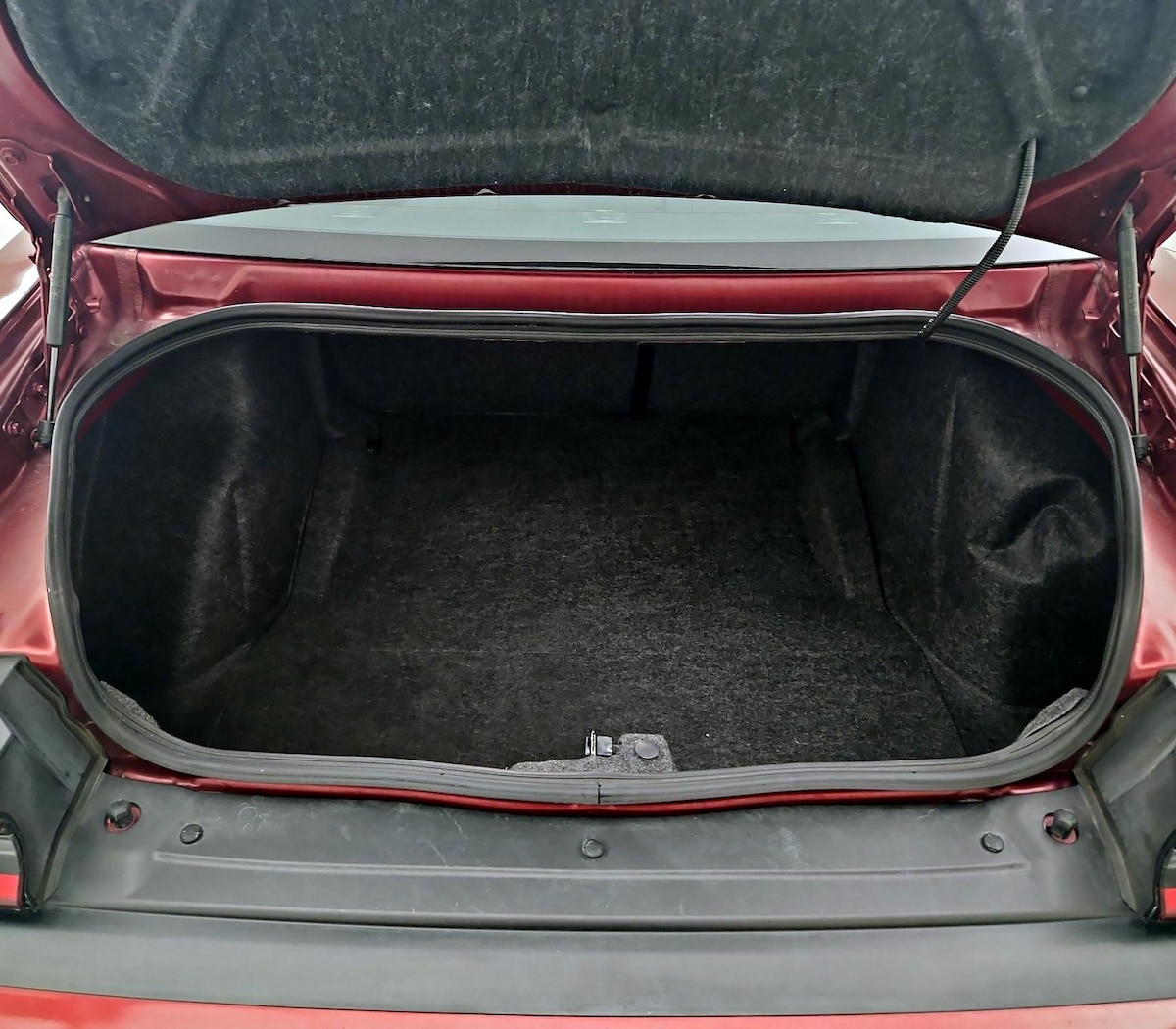 Trunk/Cargo (Seats Up)