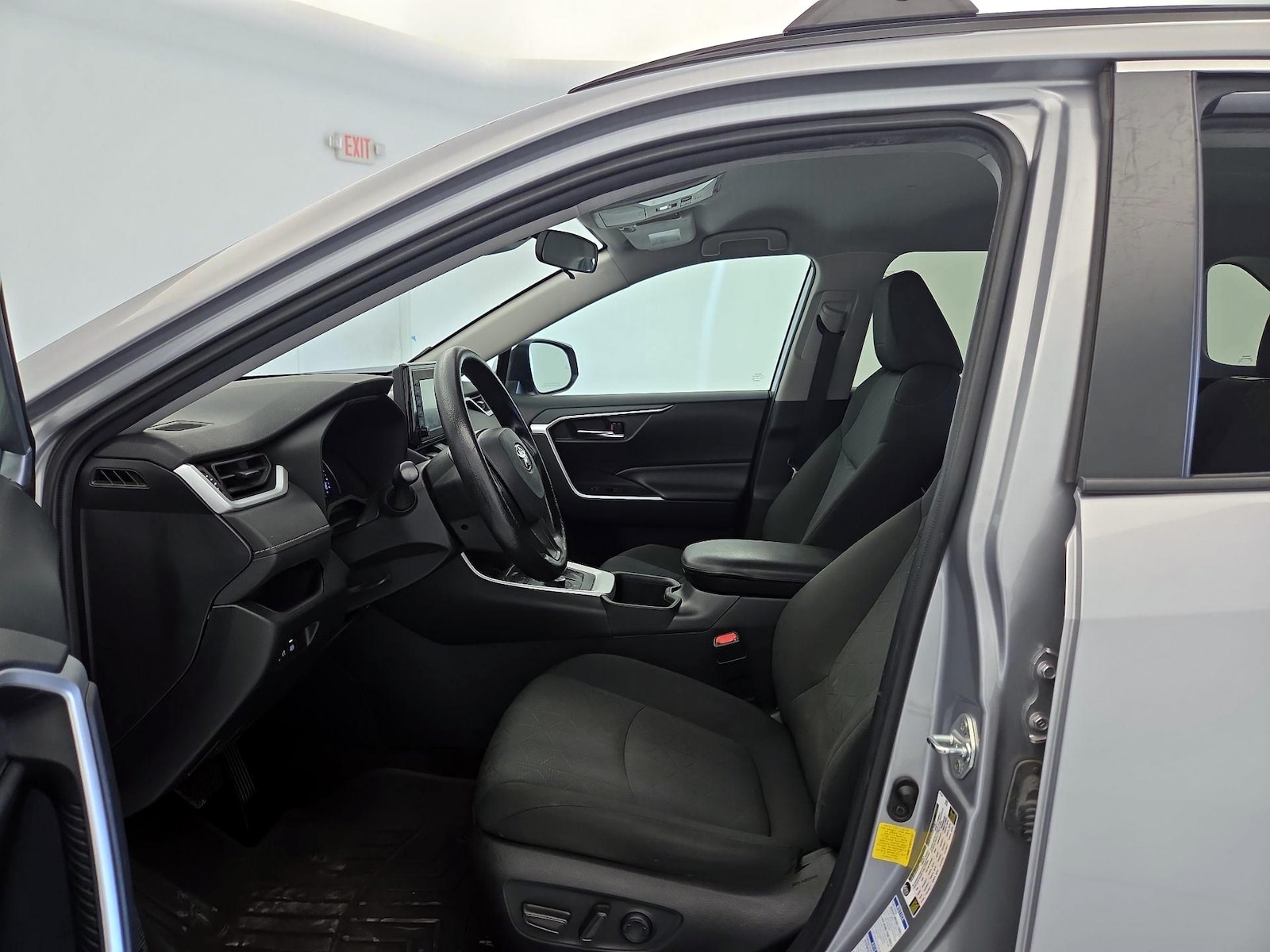 2022 Toyota RAV4 XLE - Photo 10