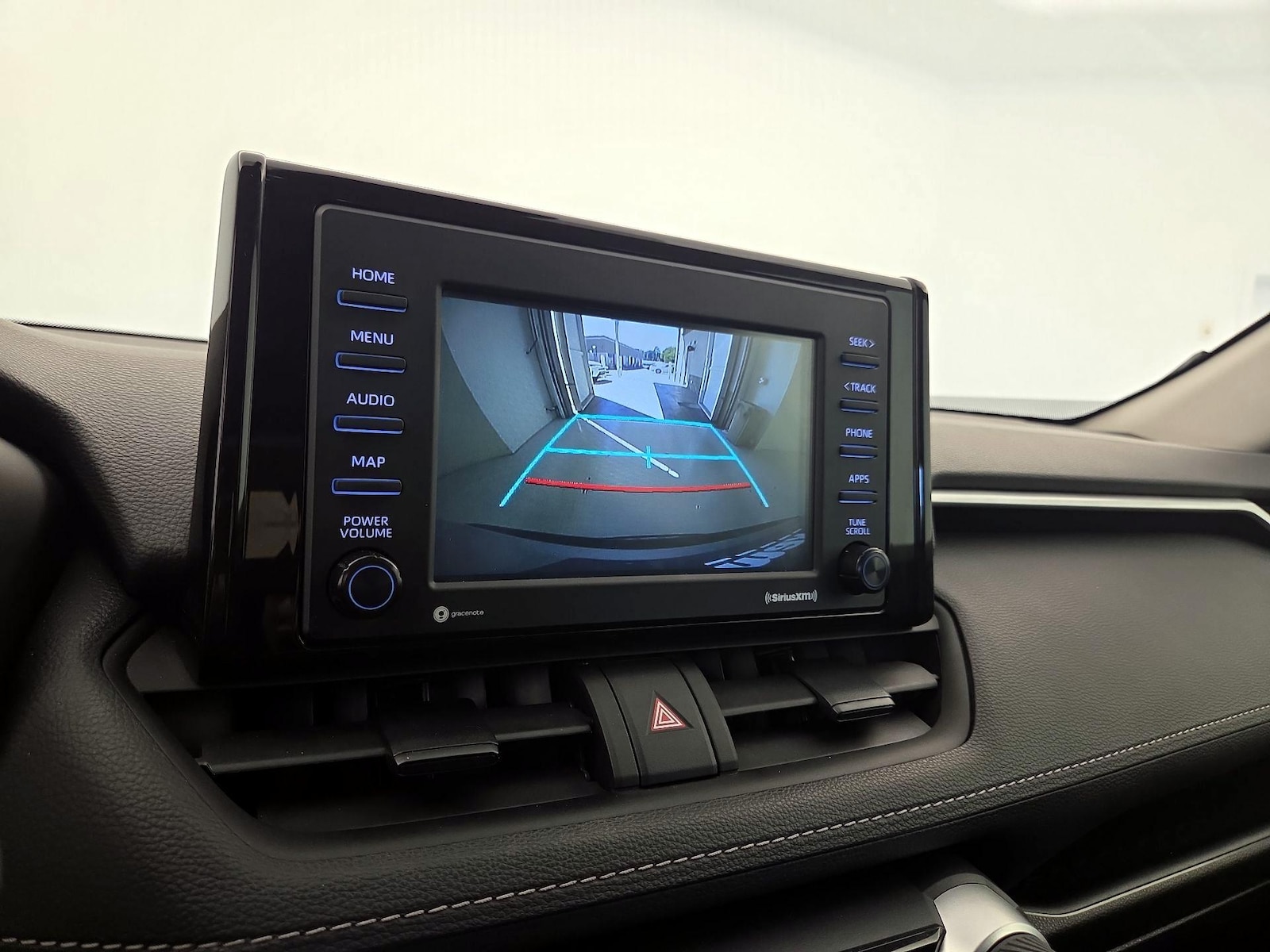 2022 Toyota RAV4 XLE - Photo 13