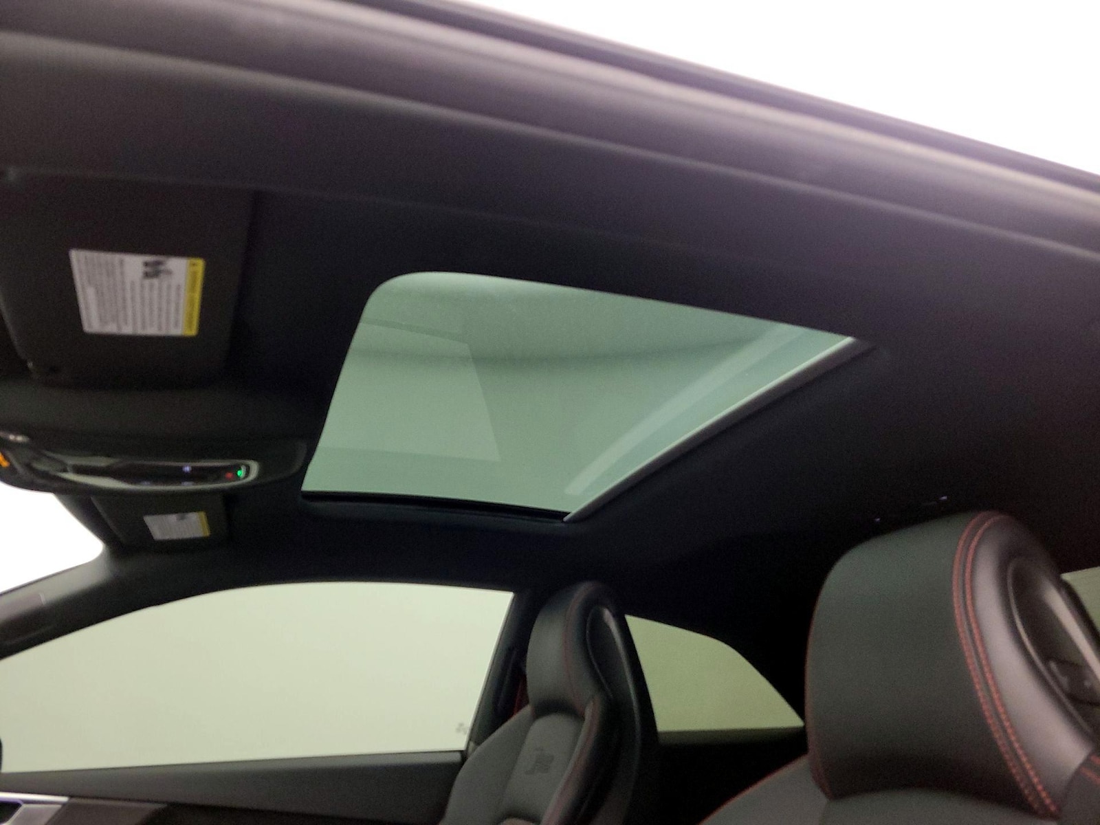 Sunroof(s) & Overhead Airbags