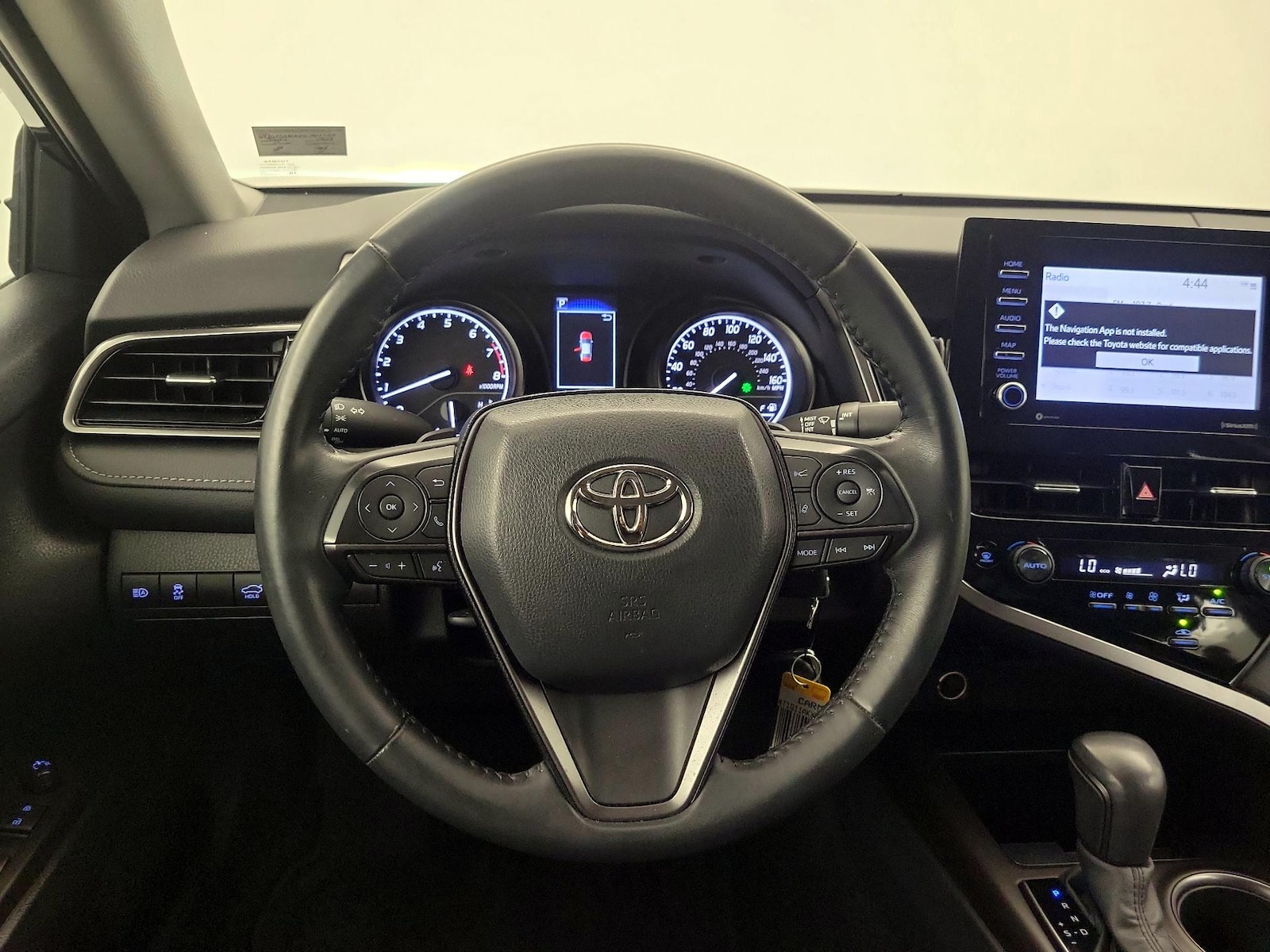 2023 Toyota Camry SE - Photo 11