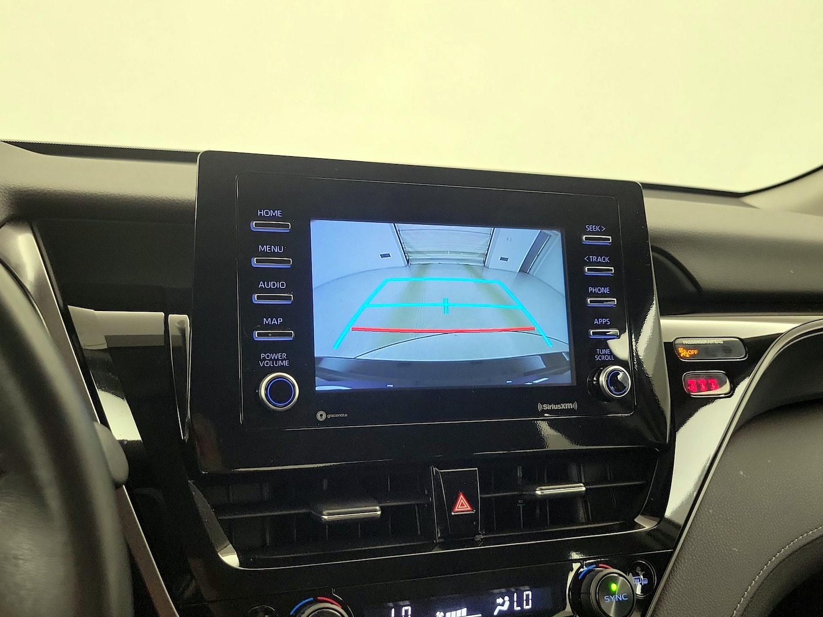 2023 Toyota Camry SE - Photo 15