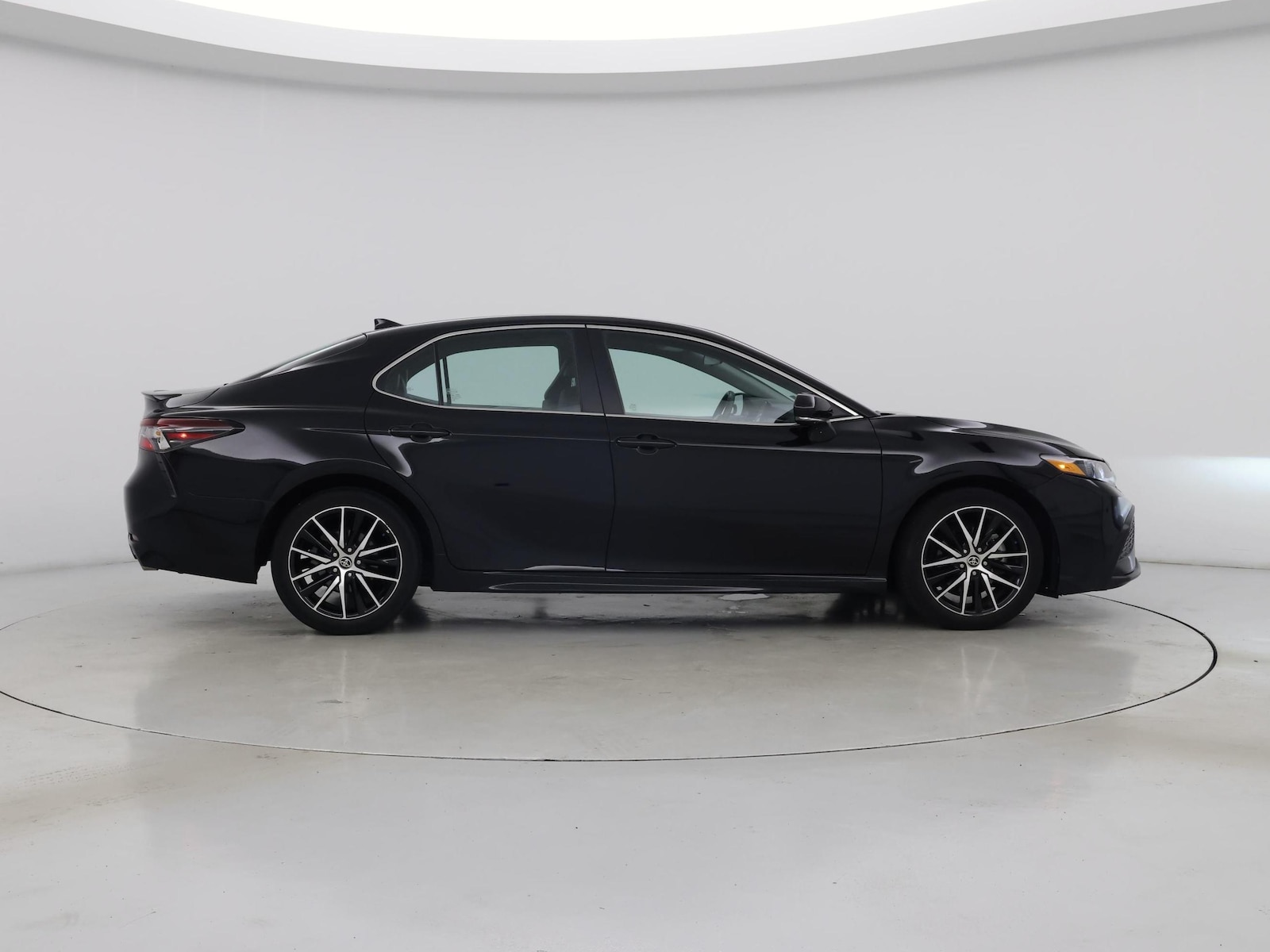 2023 Toyota Camry SE - Photo 8