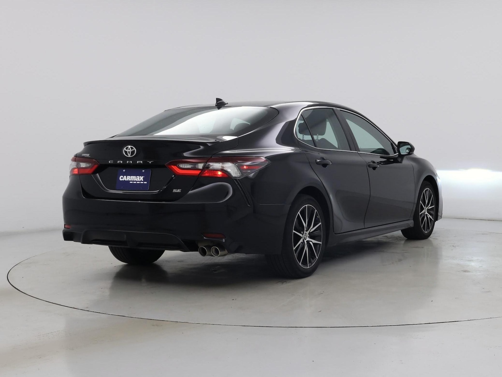 2023 Toyota Camry SE - Photo 9