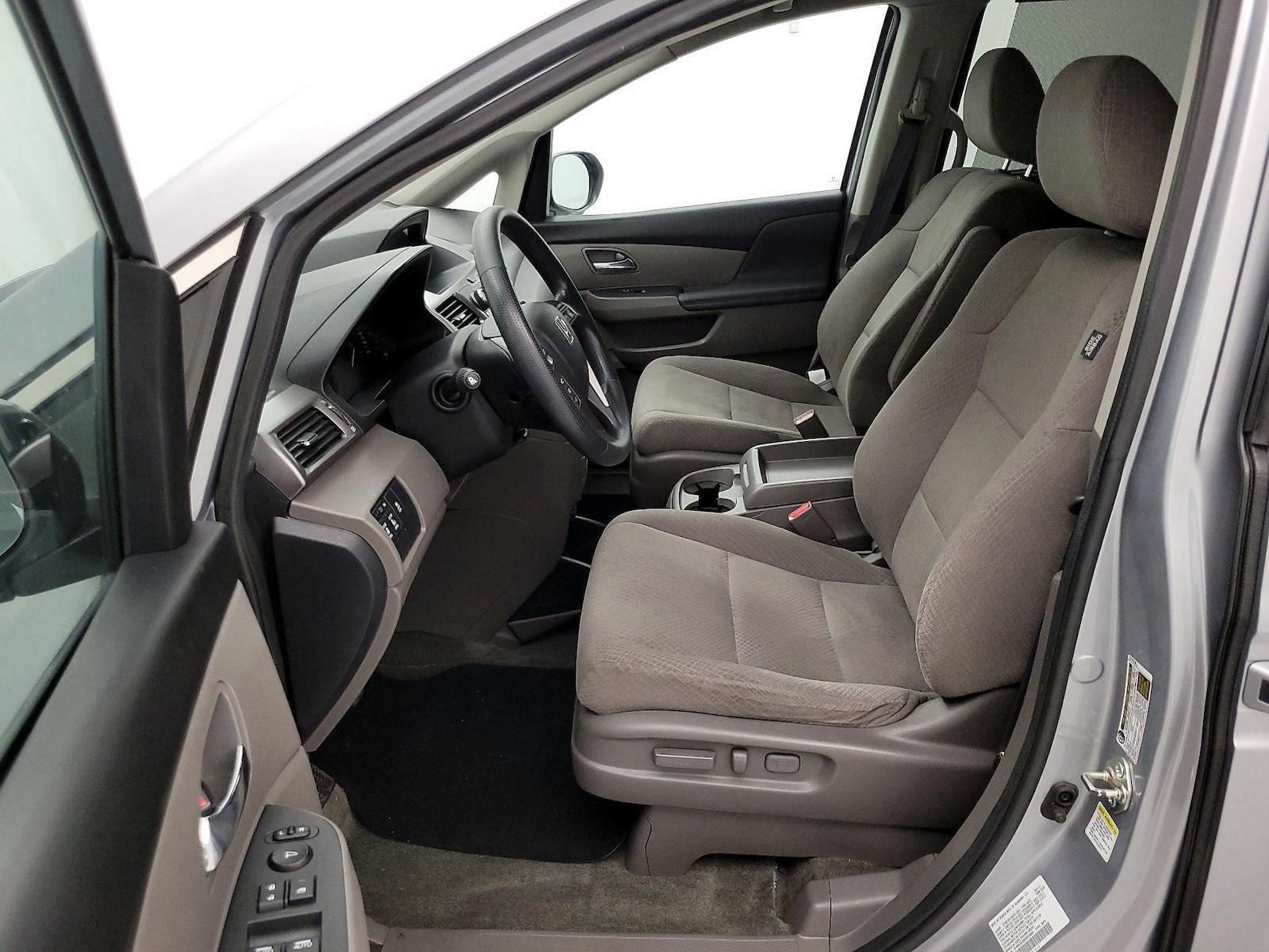 Power Seat(s) & Side Airbags