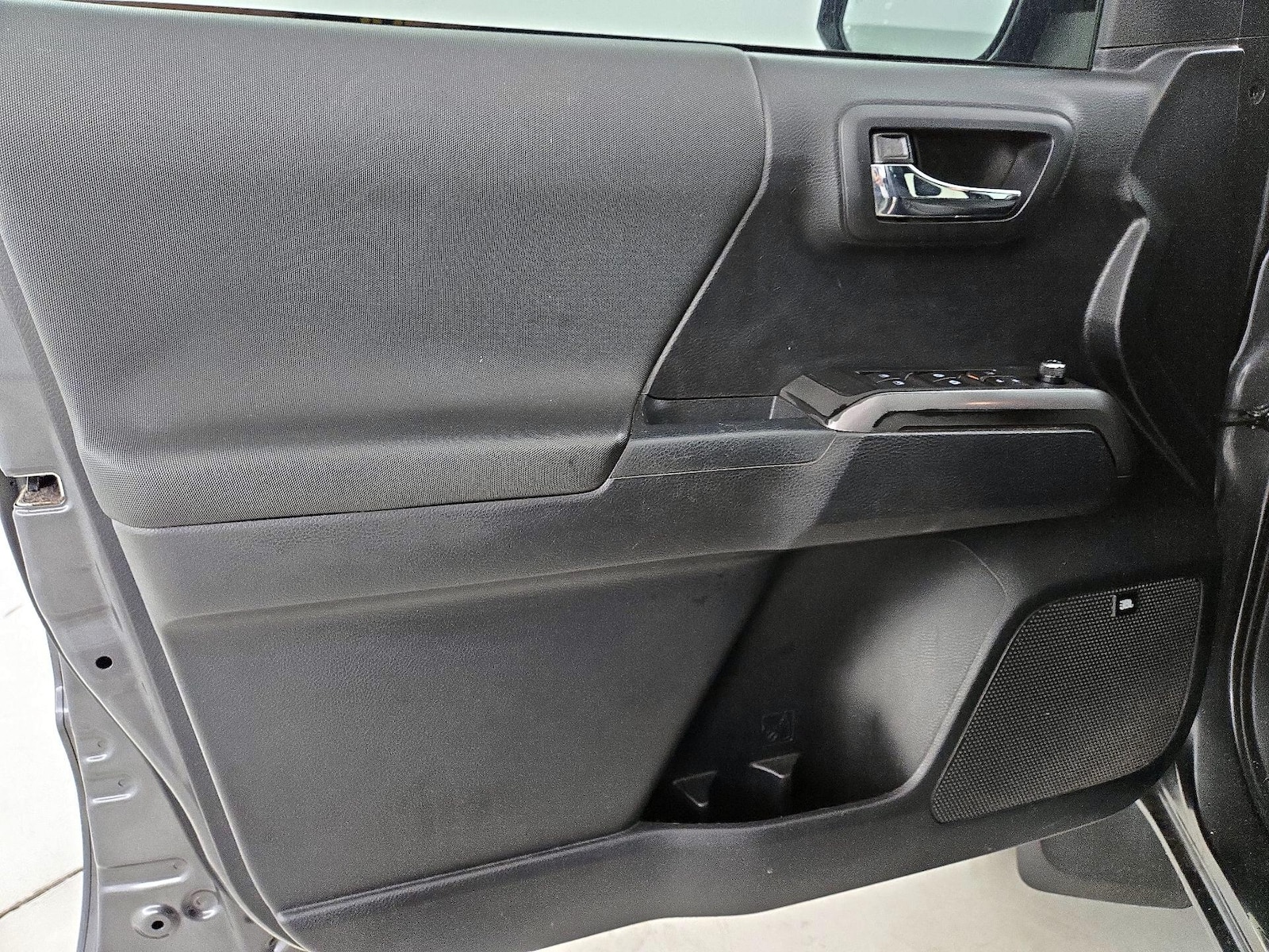 2018 Toyota Tacoma SR5 - Photo 13
