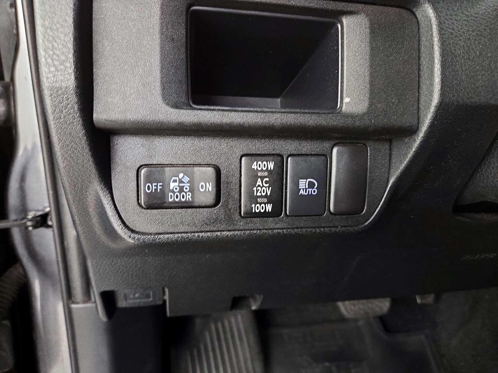 2018 Toyota Tacoma SR5 - Photo 14