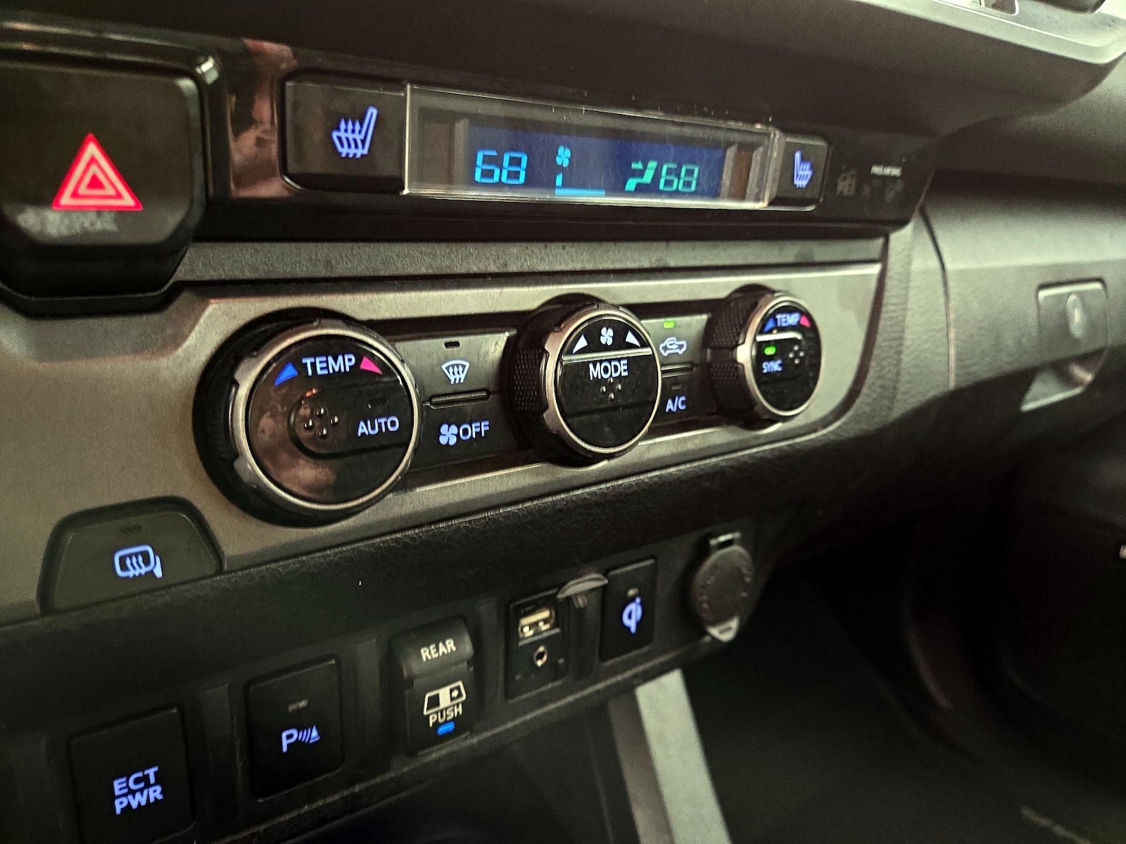 2018 Toyota Tacoma SR5 - Photo 17