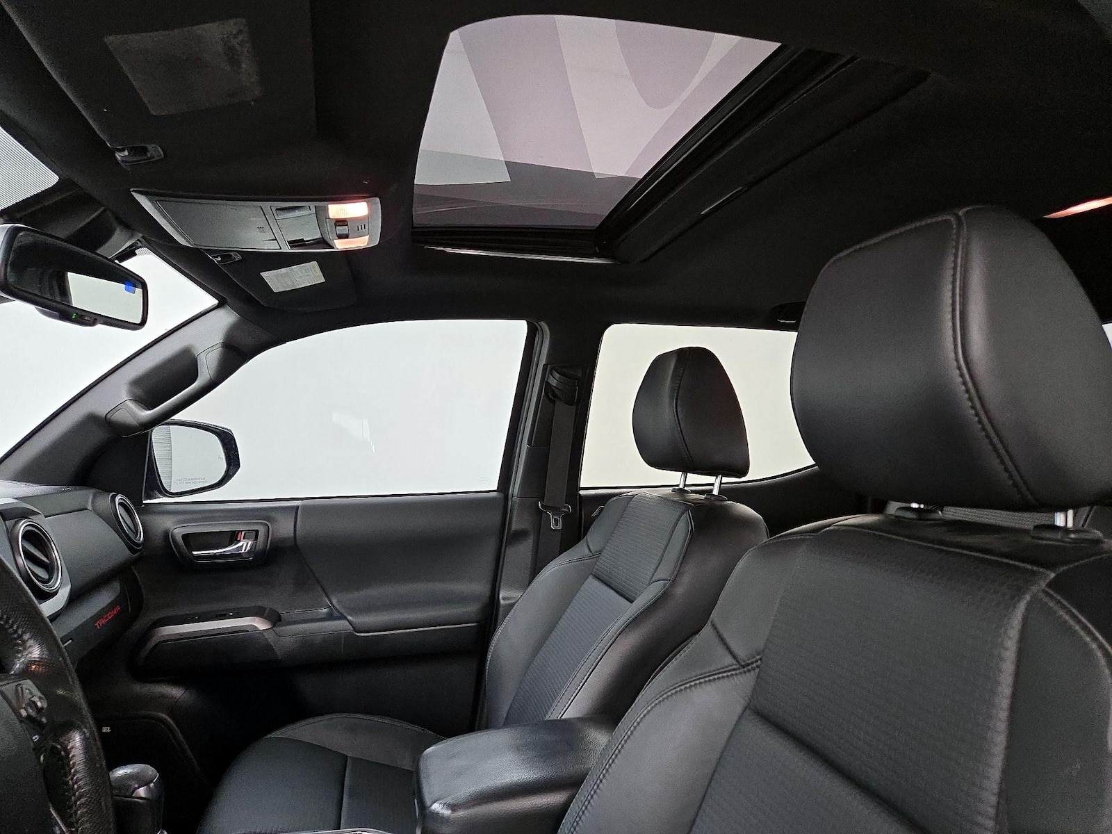 Sunroof(s) & Overhead Airbags