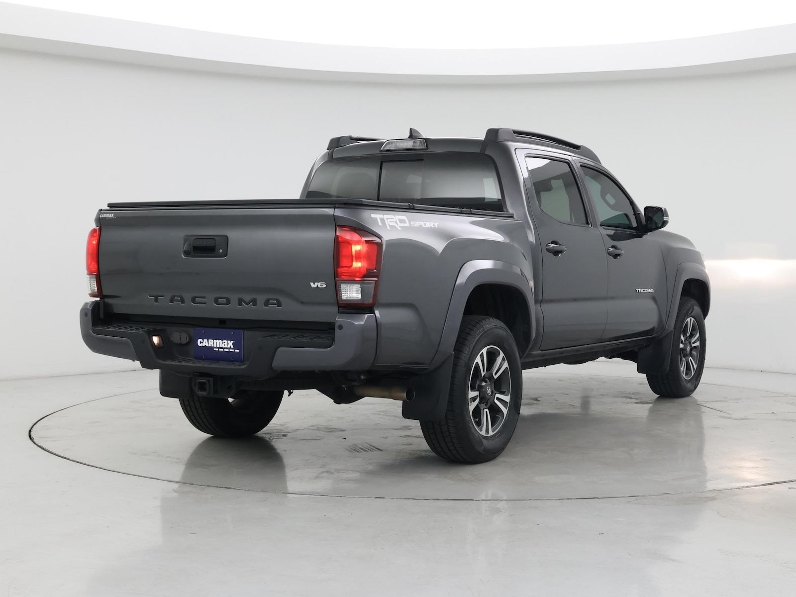 2018 Toyota Tacoma SR5 - Photo 9