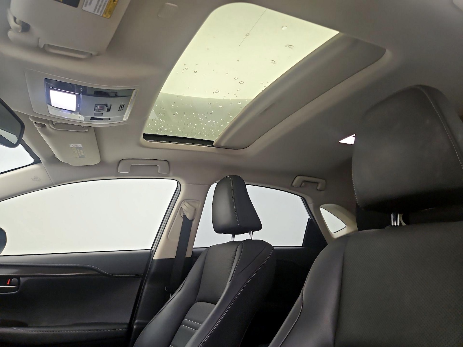 Sunroof(s) & Overhead Airbags