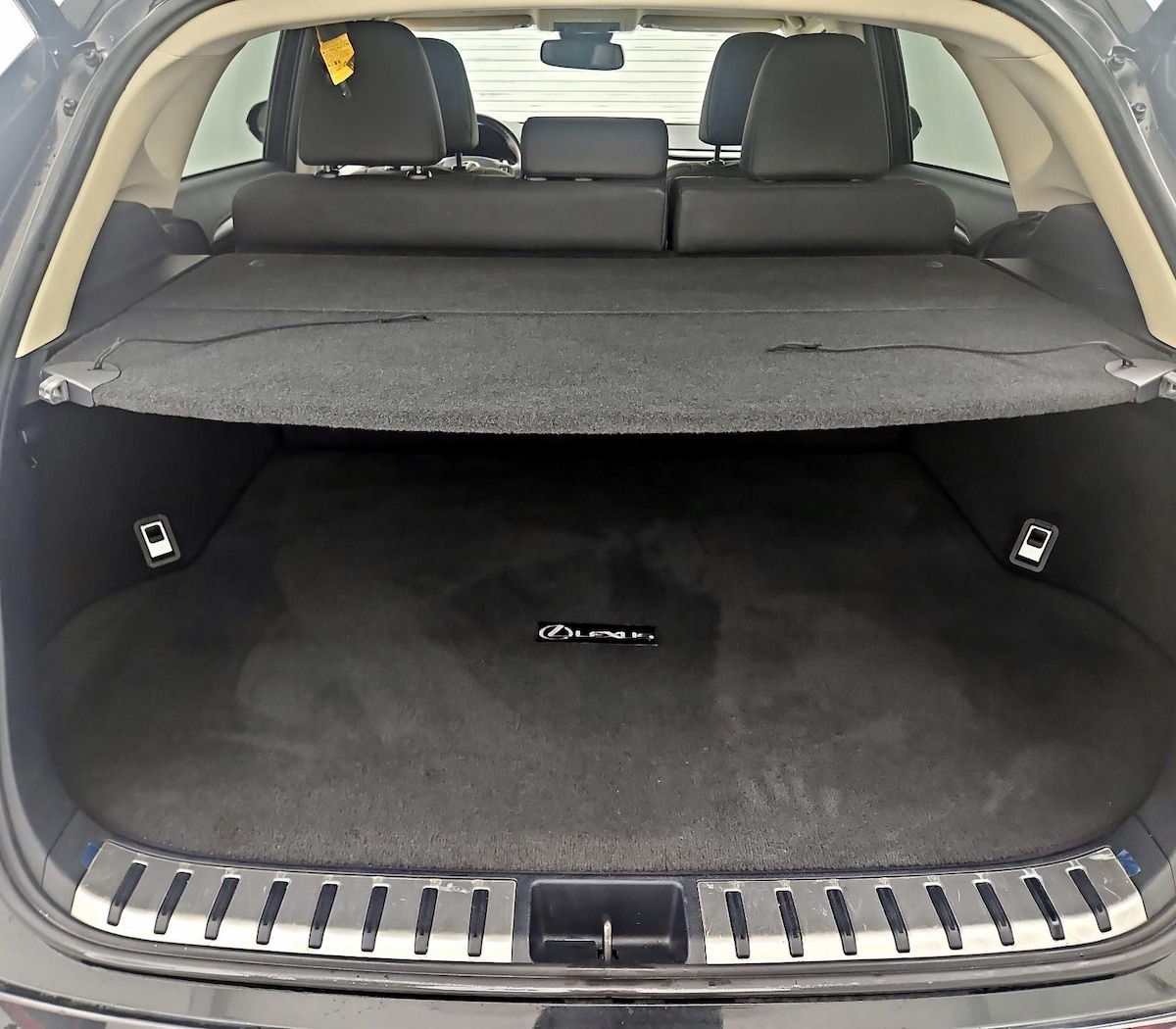 Trunk/Cargo (Seats Up)