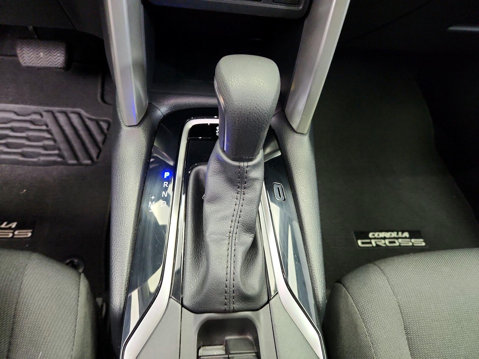 2022 Toyota Corolla Cross LE - Photo 18