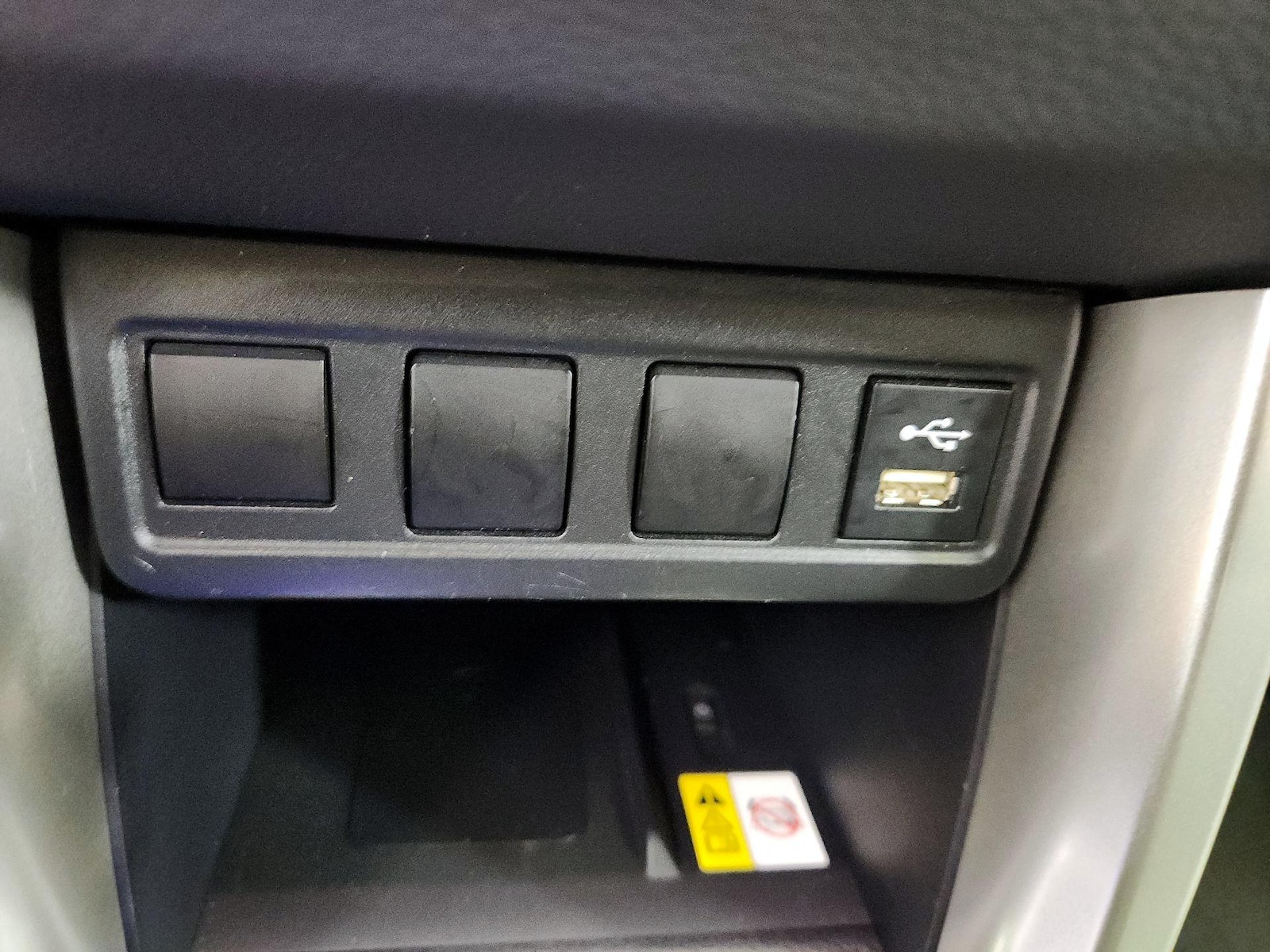 2022 Toyota Corolla Cross LE - Photo 19