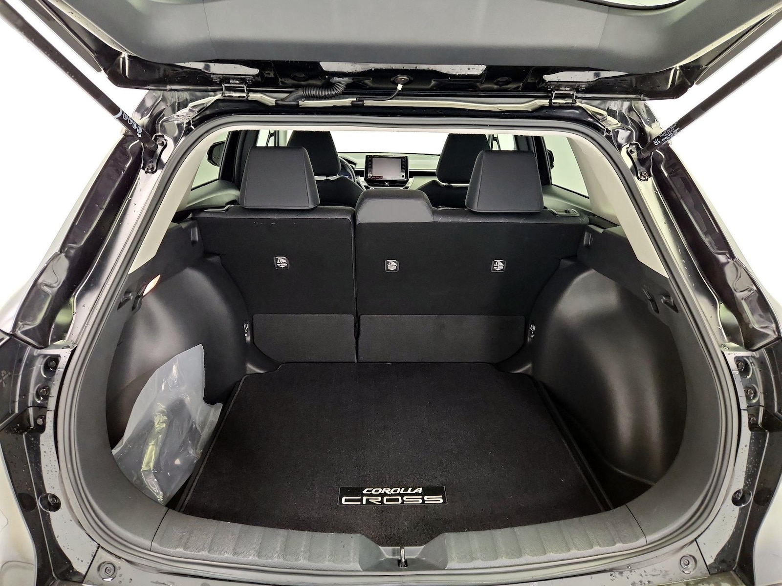 2022 Toyota Corolla Cross LE - Photo 21