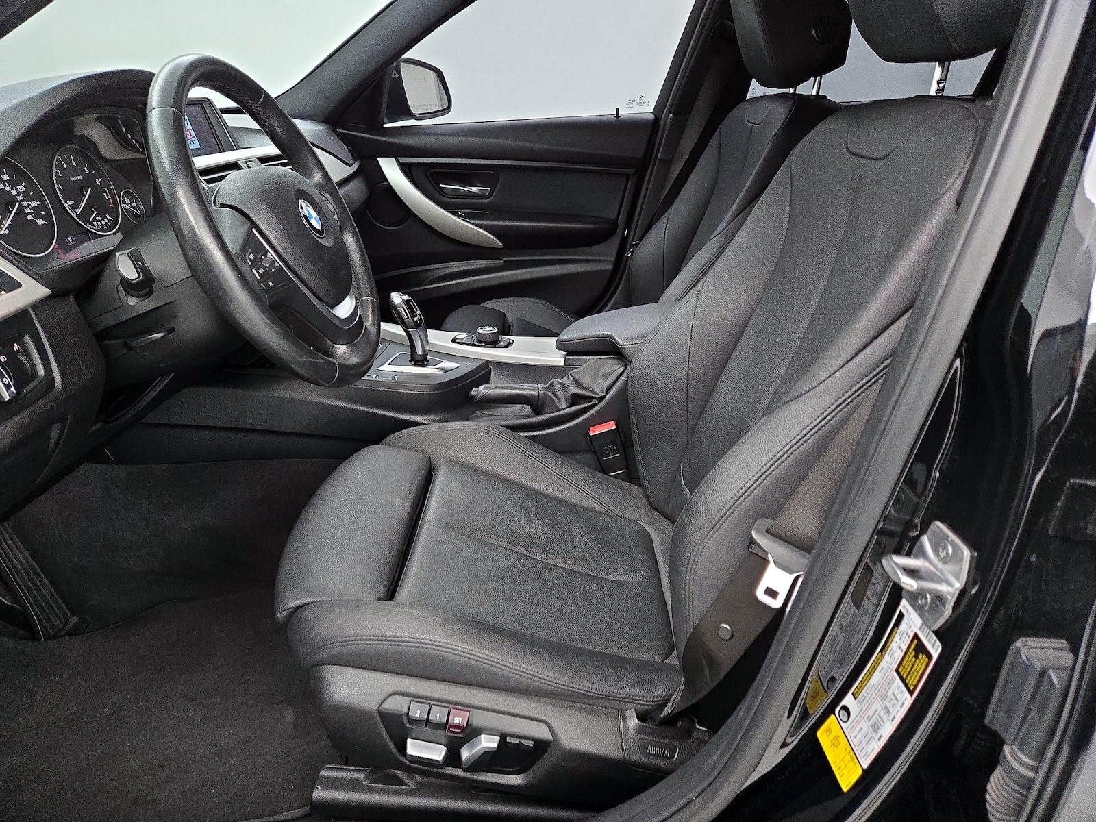 Power Seat(s) & Side Airbags