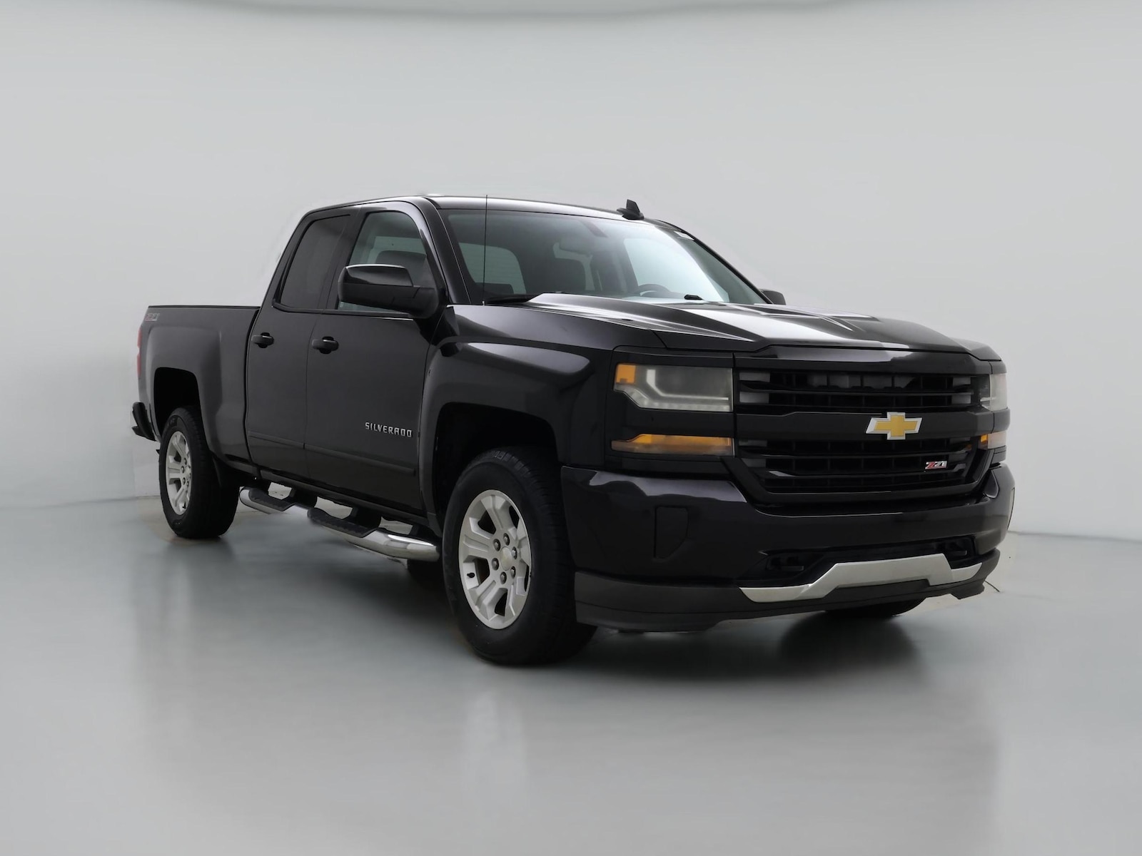 Bed Liner, 4WD/AWD & Tow Hitch
