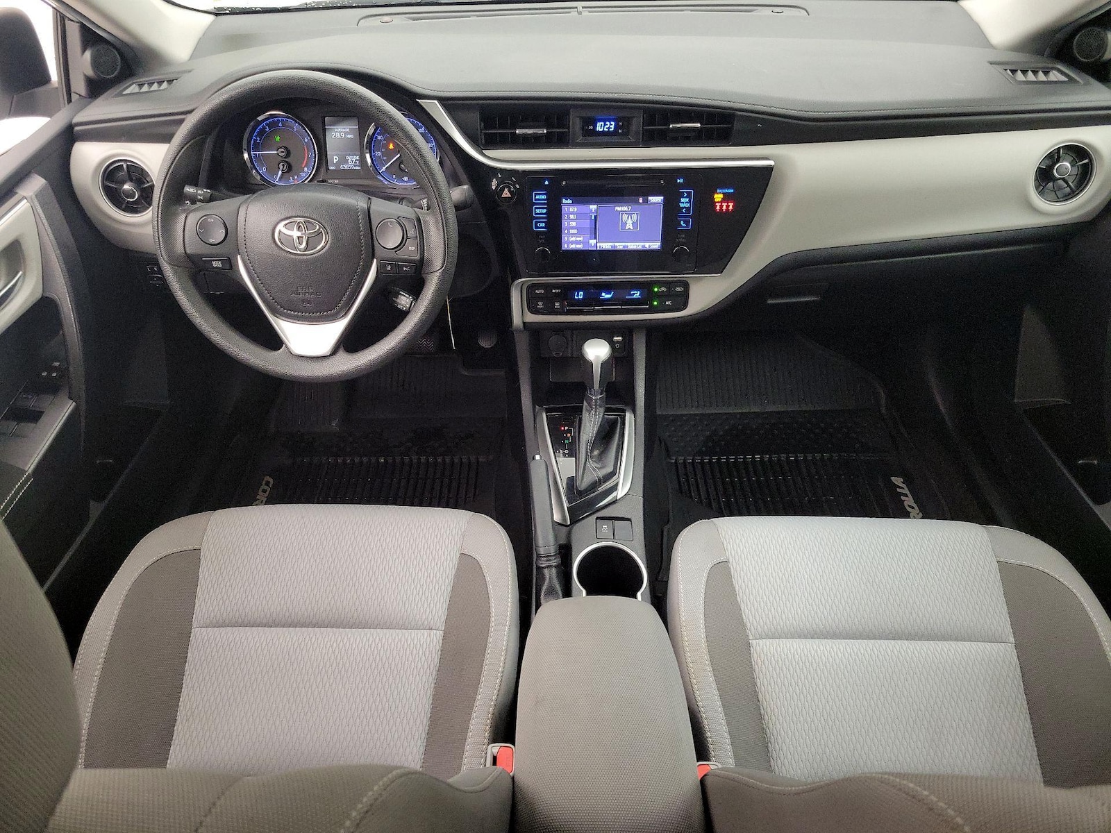 2019 Toyota Corolla LE - Photo 10