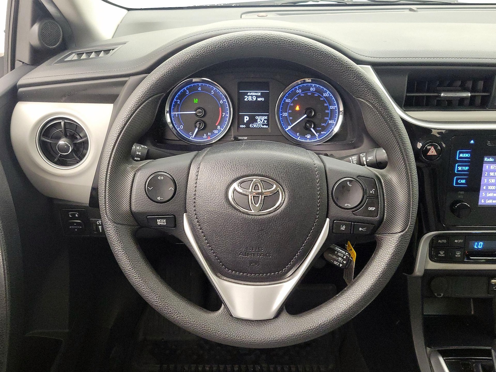 2019 Toyota Corolla LE - Photo 11