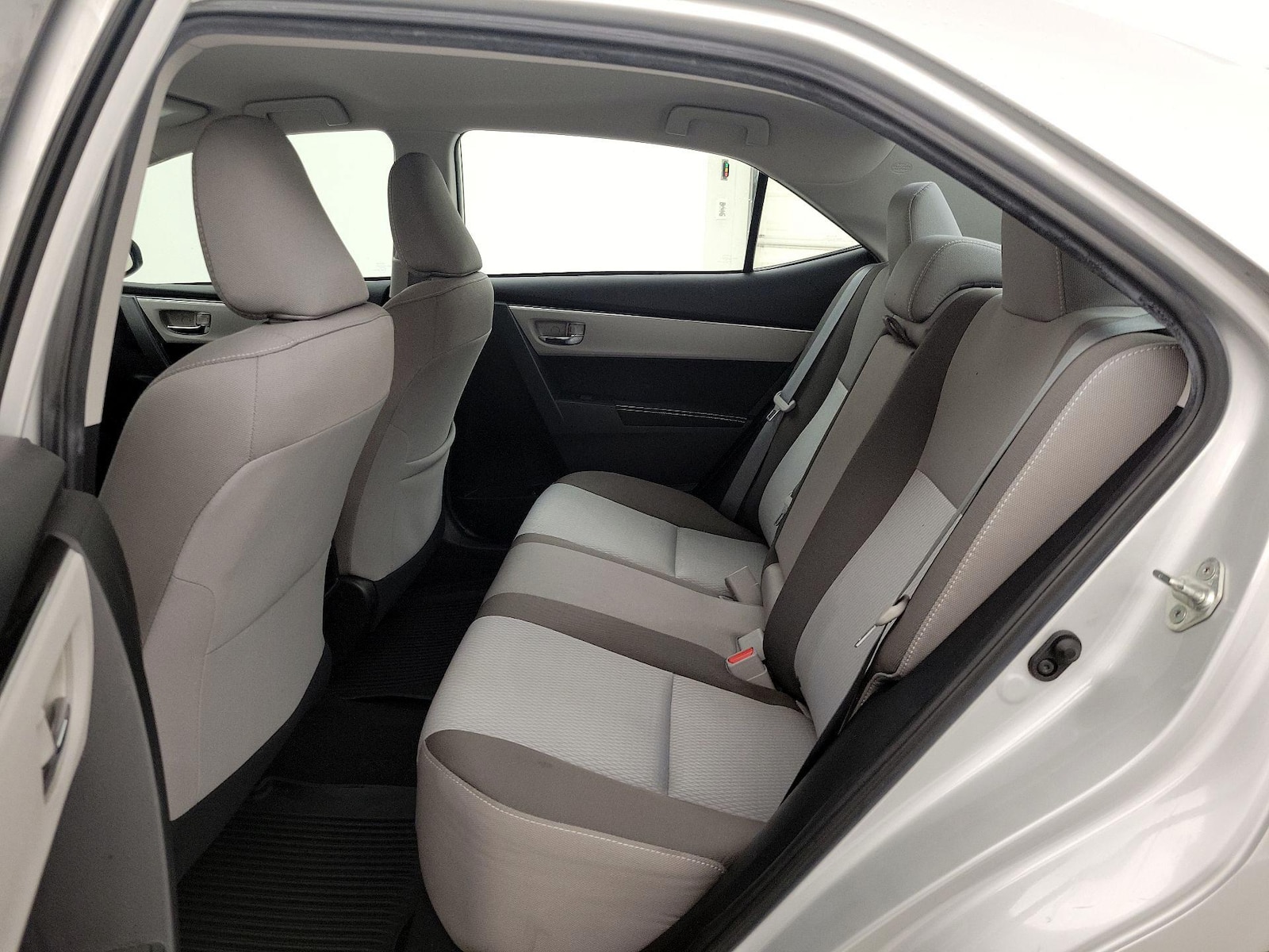 2019 Toyota Corolla LE - Photo 20