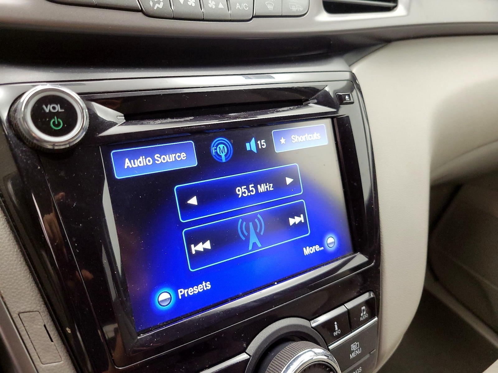 2017 Honda Odyssey EX - Photo 16