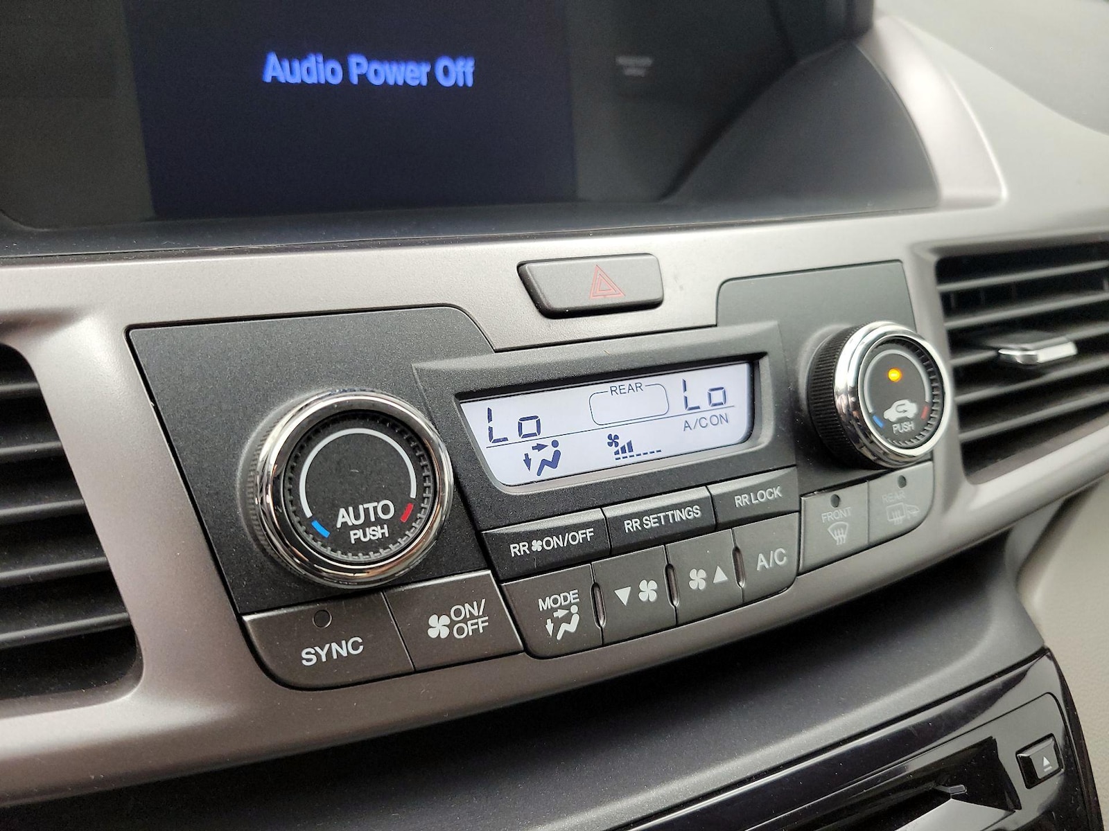 2017 Honda Odyssey EX - Photo 17