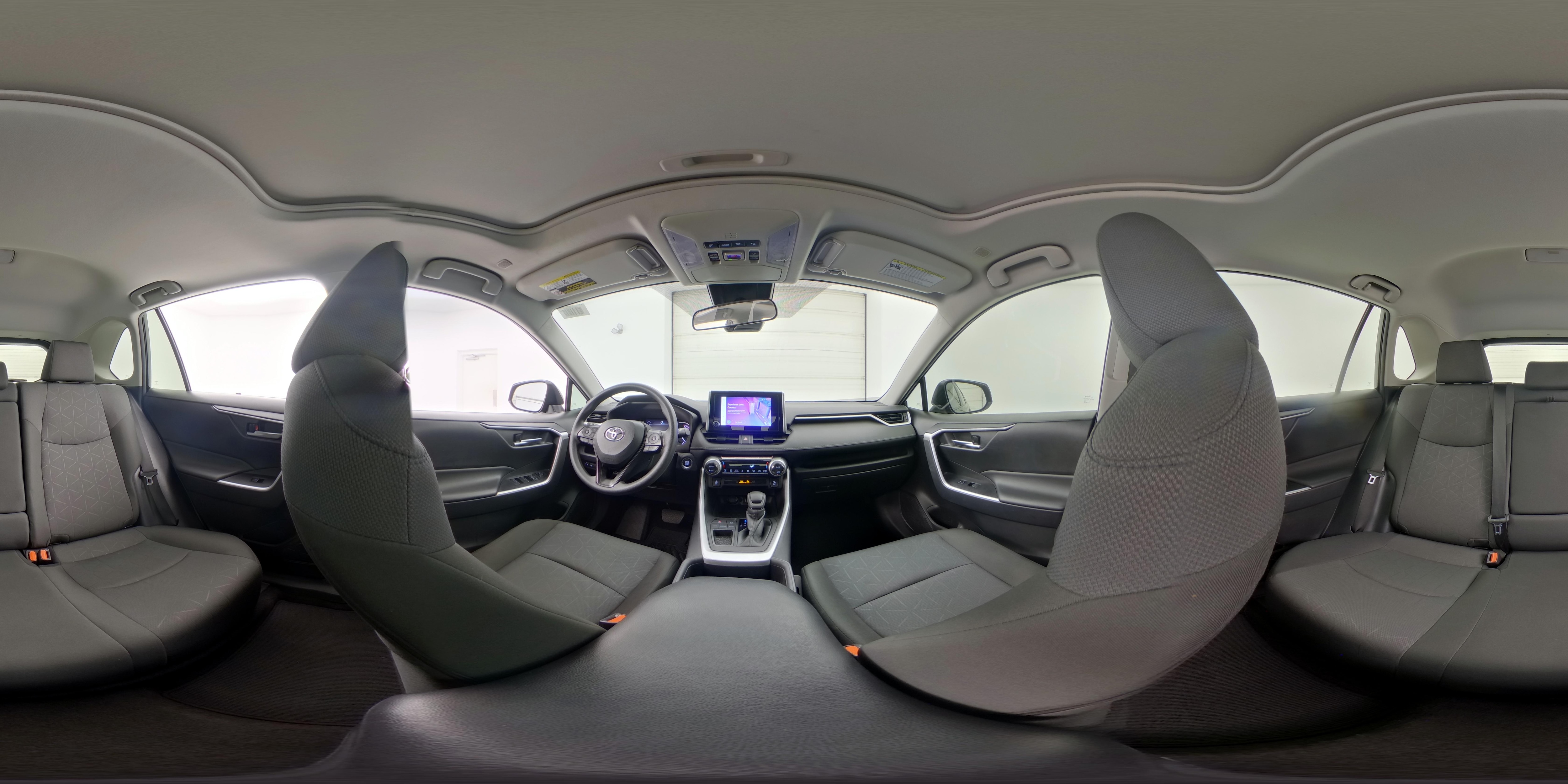 2024 Toyota RAV4 XLE - Photo 25