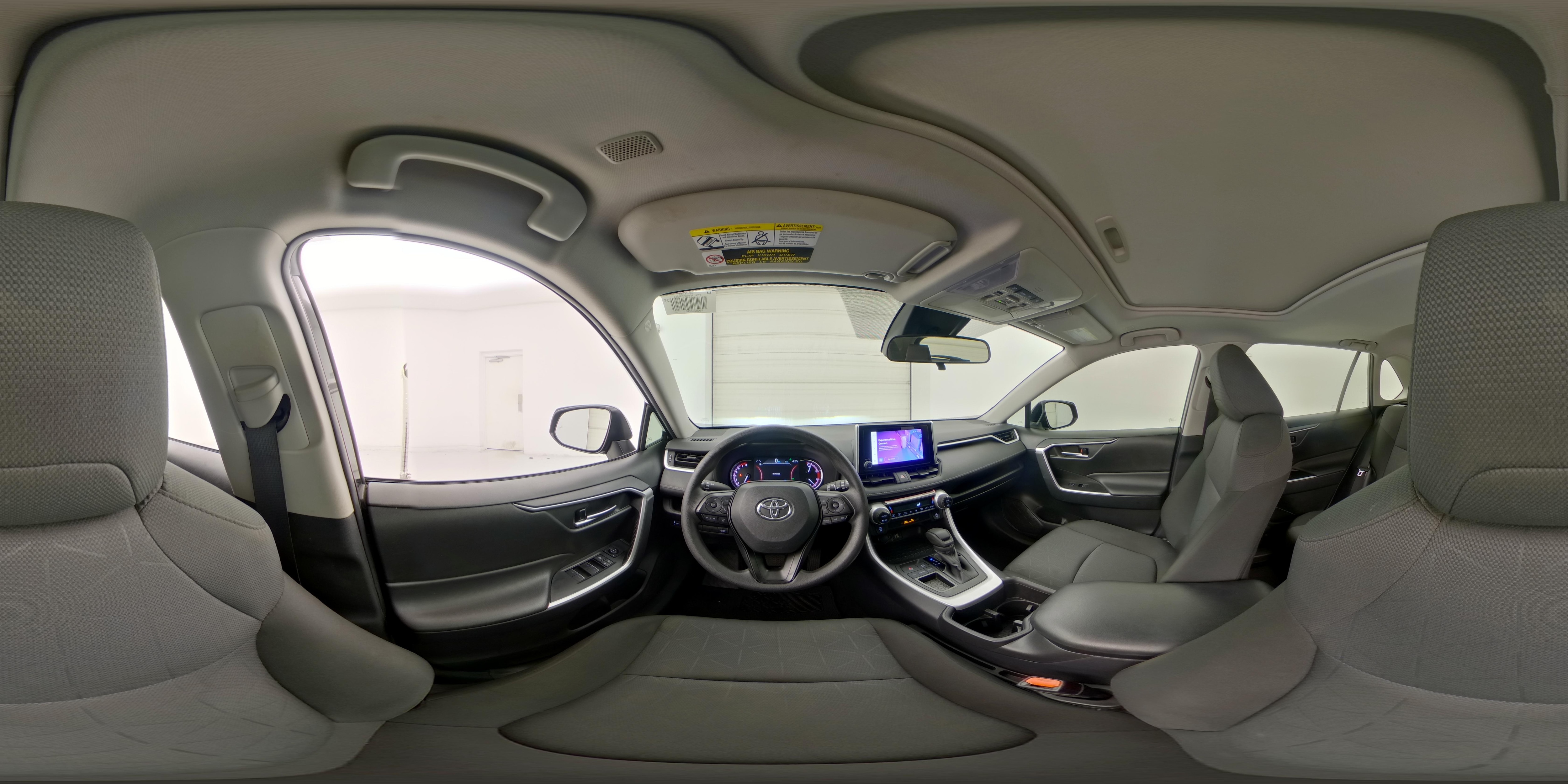 2024 Toyota RAV4 XLE - Photo 27