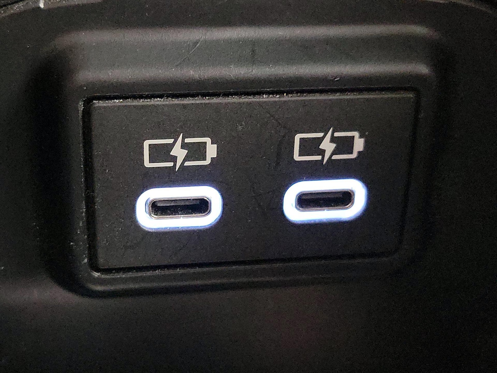2024 Toyota RAV4 XLE - Photo 19