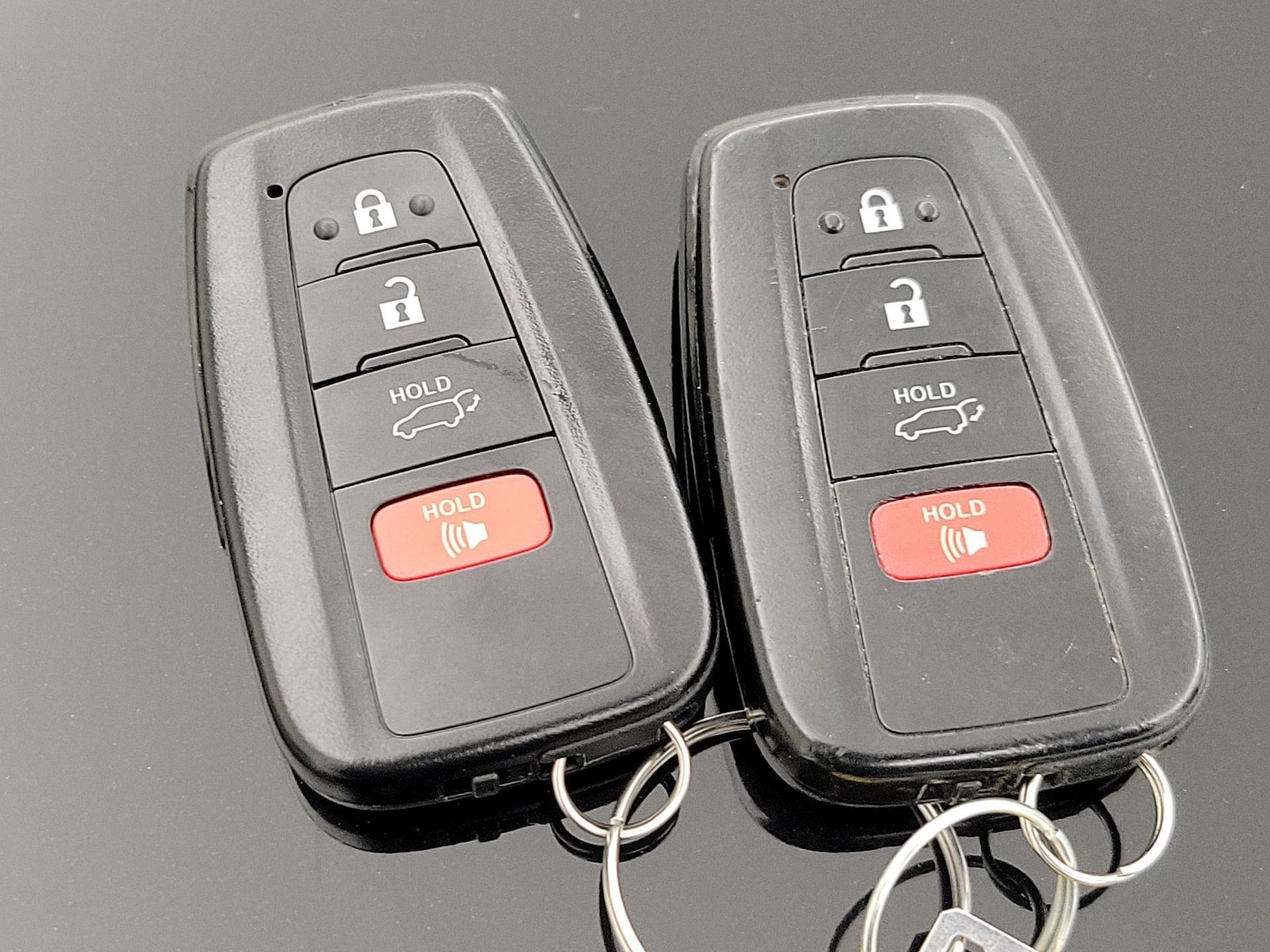 2024 Toyota RAV4 XLE - Photo 24
