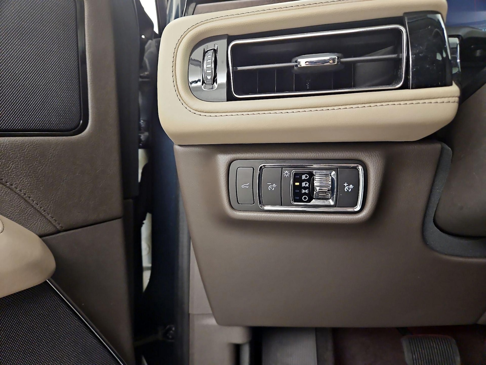 2023 Lincoln Aviator Reserve - Photo 14