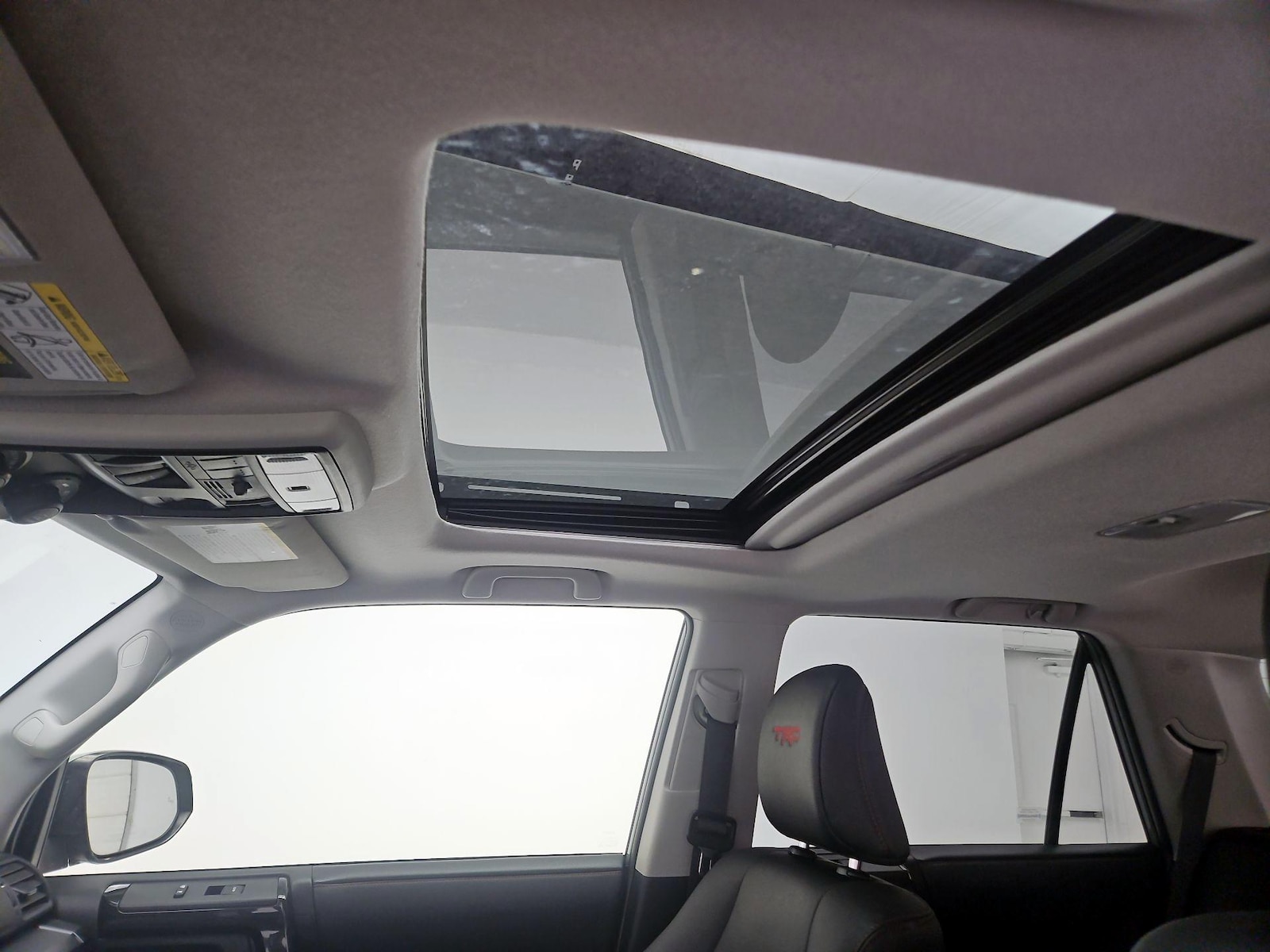 Sunroof(s) & Overhead Airbags