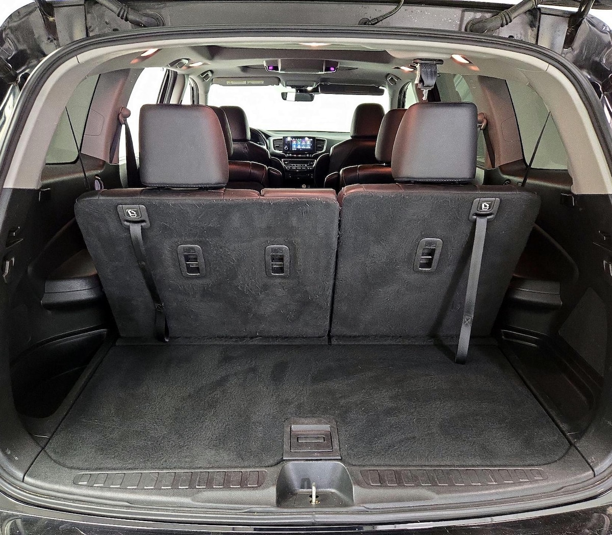 Trunk/Cargo (Seats Up)