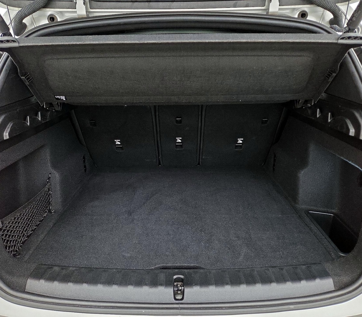 Trunk/Cargo (Seats Up)