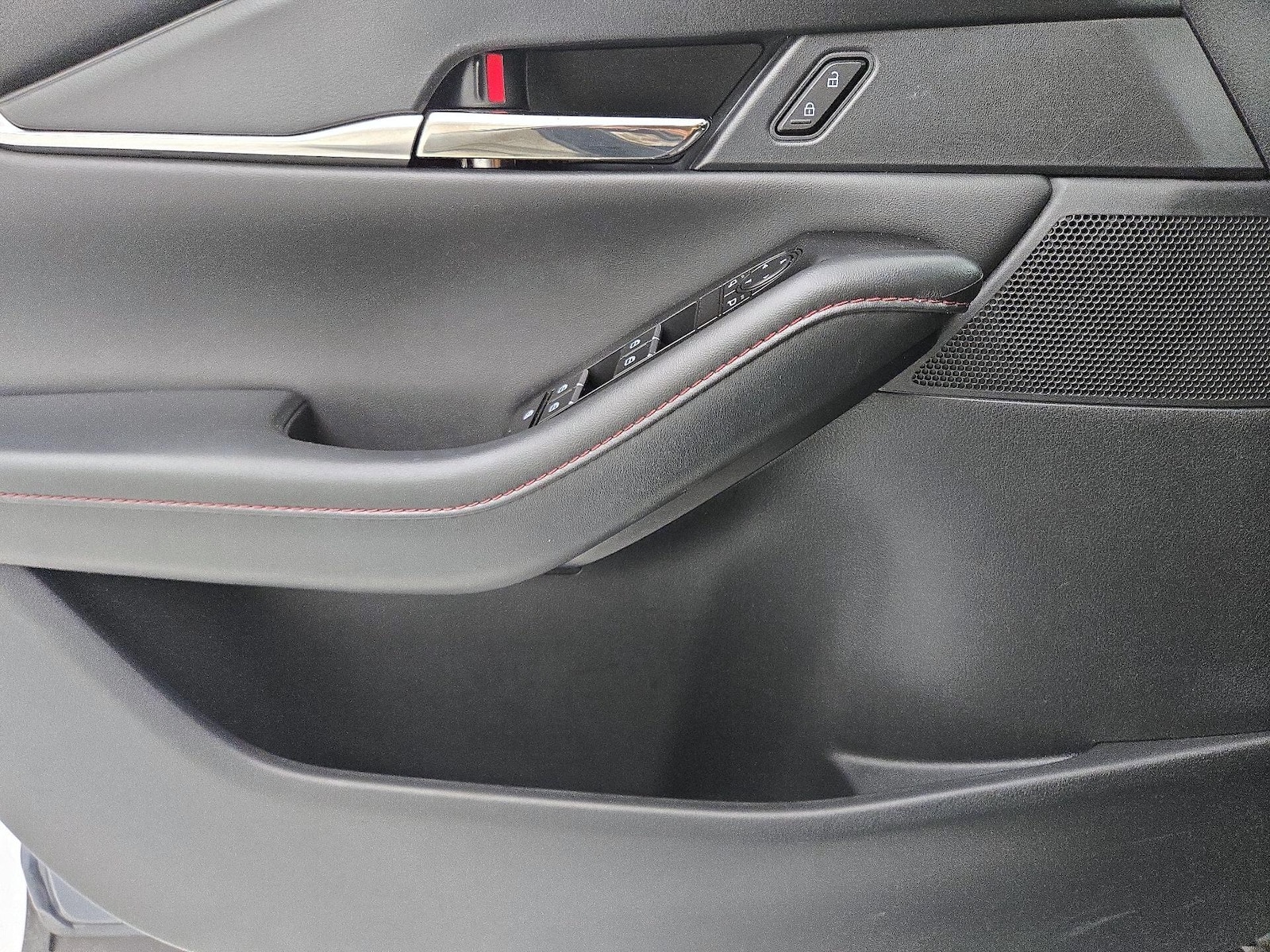 2023 Mazda CX-30 Carbon Edition - Photo 13