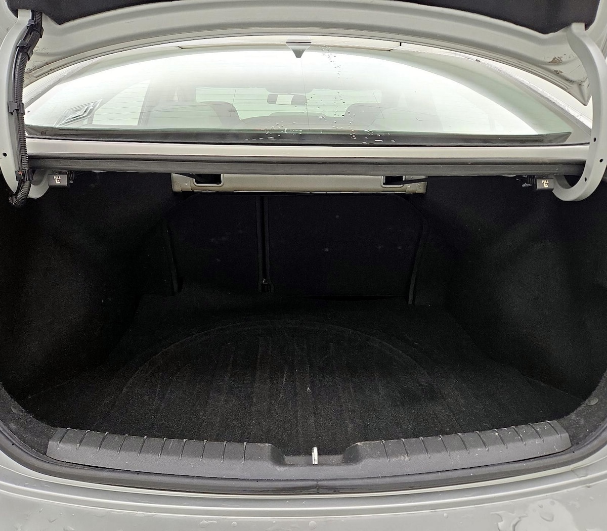 Trunk/Cargo (Seats Up)